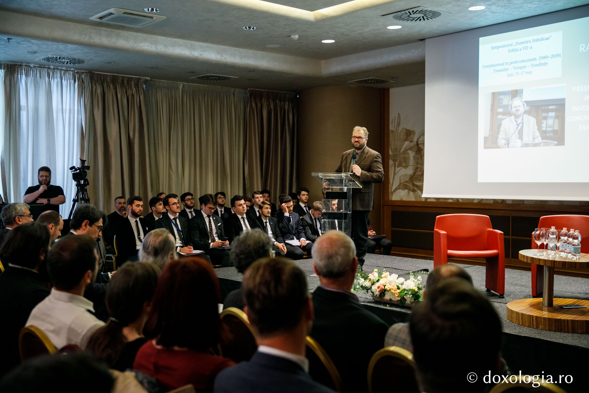 Participanții Simpozionului Internațional „Dumitru Stăniloae” dezbat tema „Creştinismul în postcomunism (1989-2019): tranziţie - terapie - tendinţe”