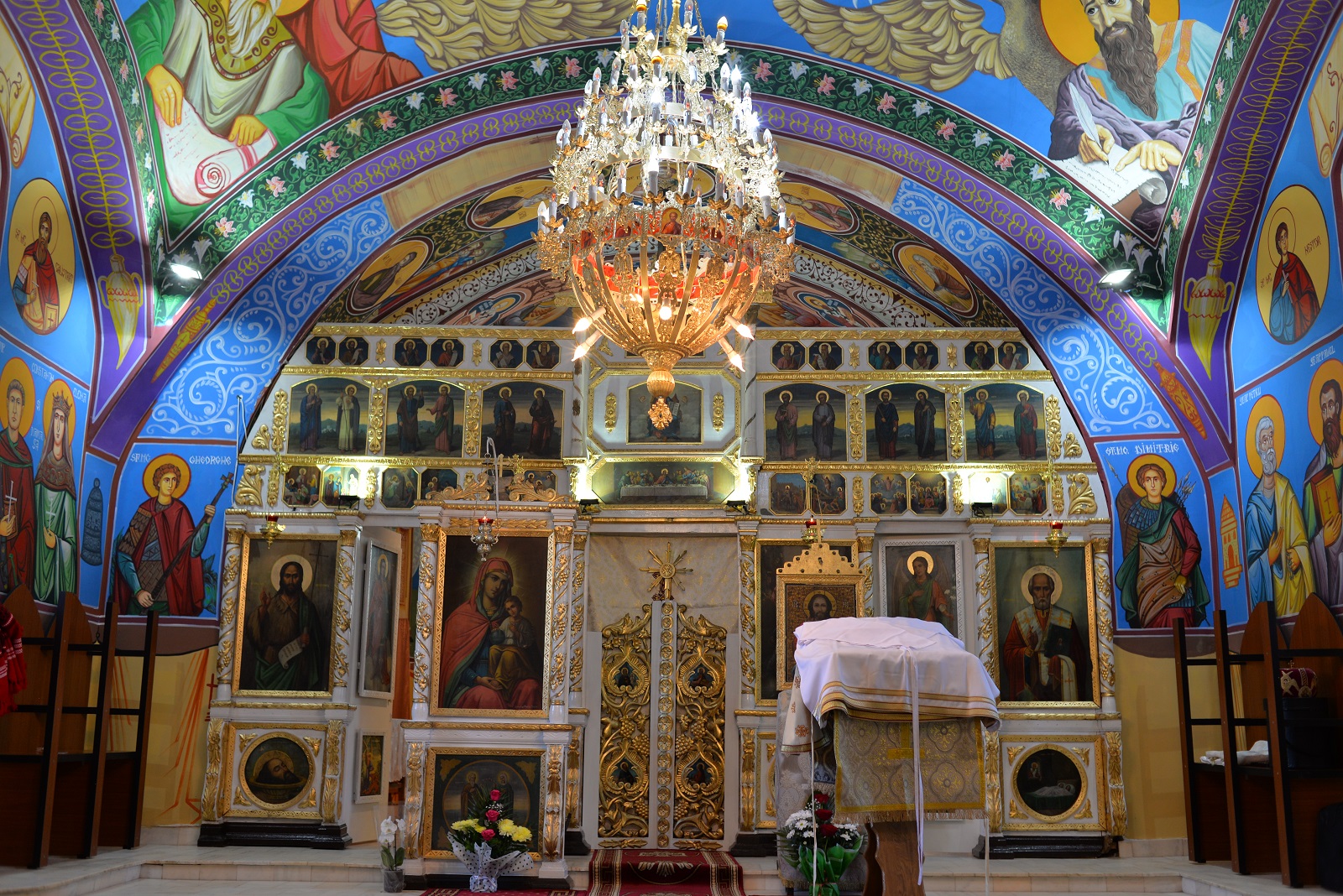 Resfințire de biserică în parohia Luceni