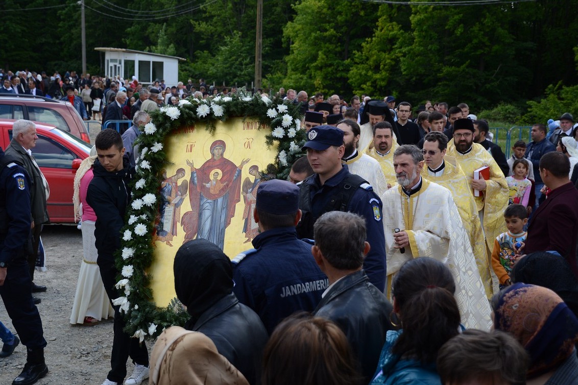 Biserica „Izvorul Tămăduirii” a Mănăstirii Basaraba îşi serbează hramul