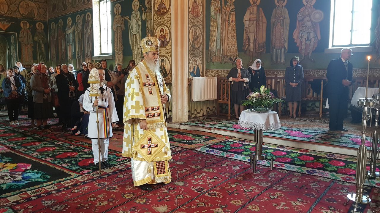 IPS Părinte Pimen a slujit cu ocazia hramului Parohiei Slătioara