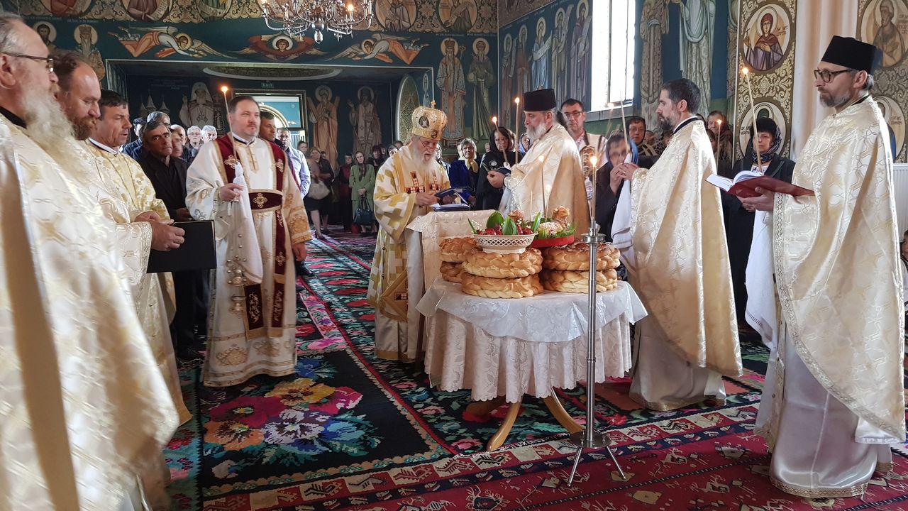 IPS Părinte Pimen a slujit cu ocazia hramului Parohiei Slătioara
