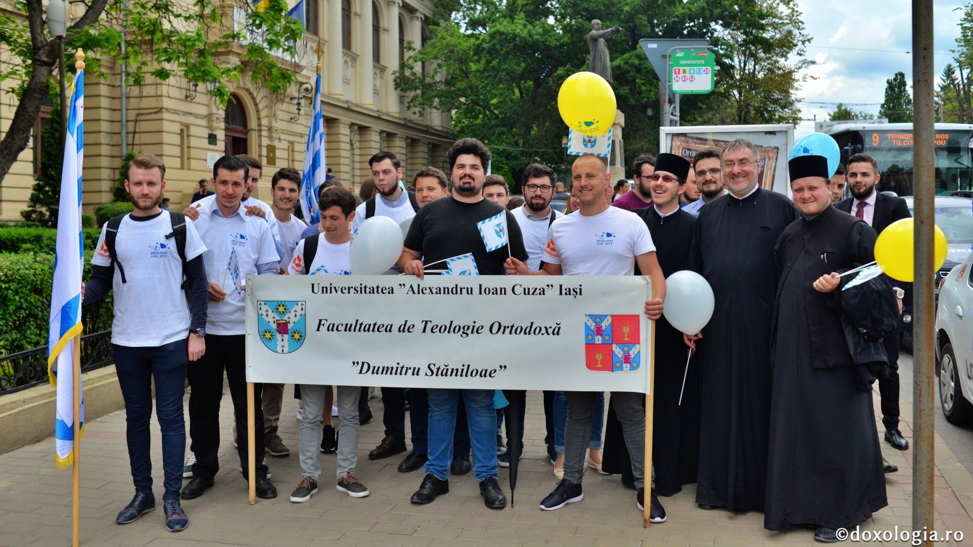 Marşul Absolvenţilor - mii de studenţi ieşeni în ritm de bucurie