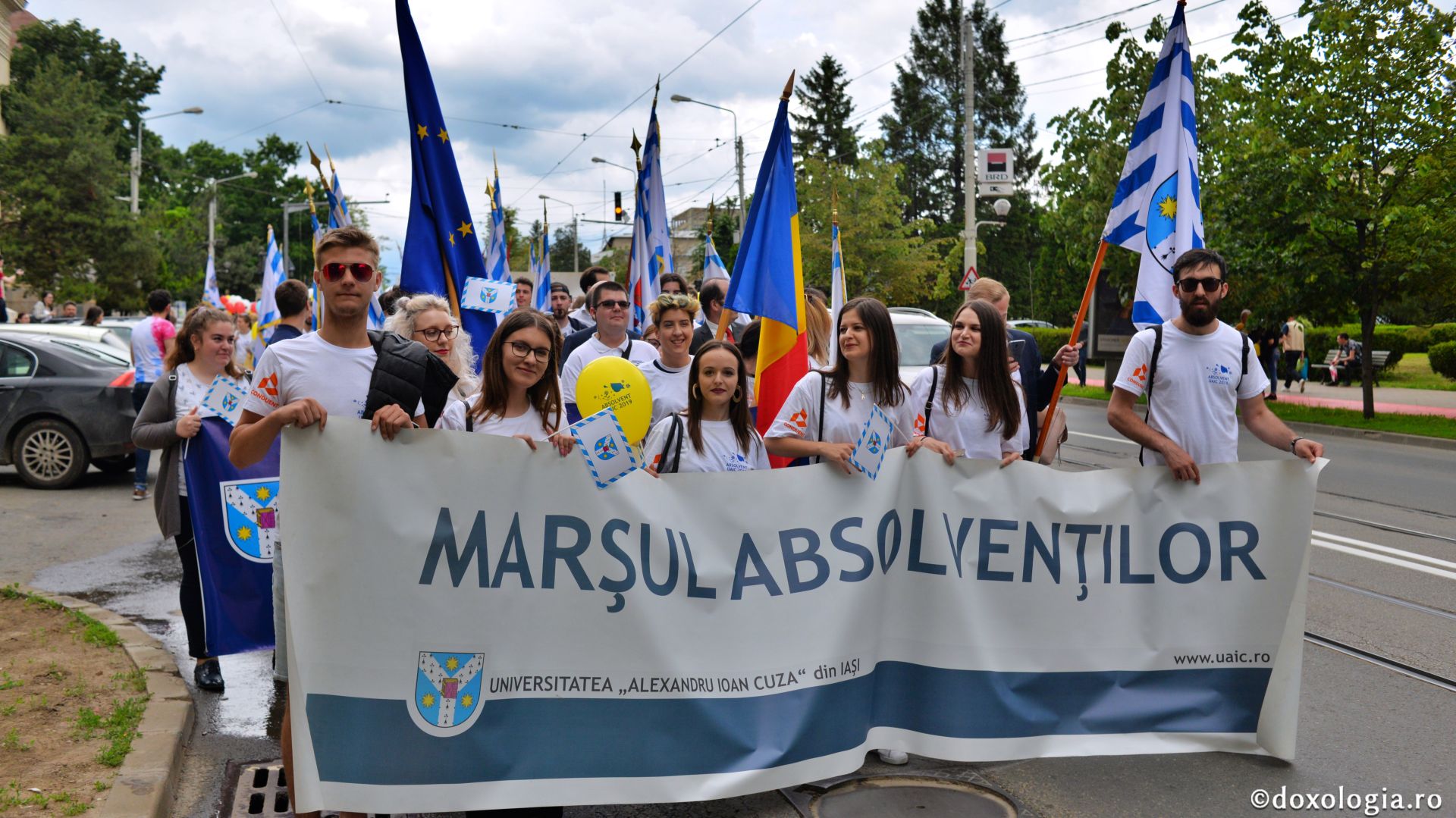 Marşul Absolvenţilor - mii de studenţi ieşeni în ritm de bucurie
