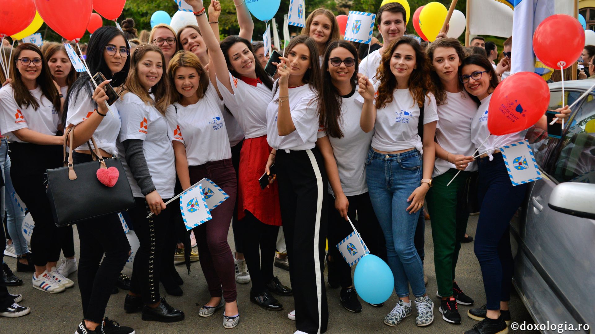 Marşul Absolvenţilor - mii de studenţi ieşeni în ritm de bucurie