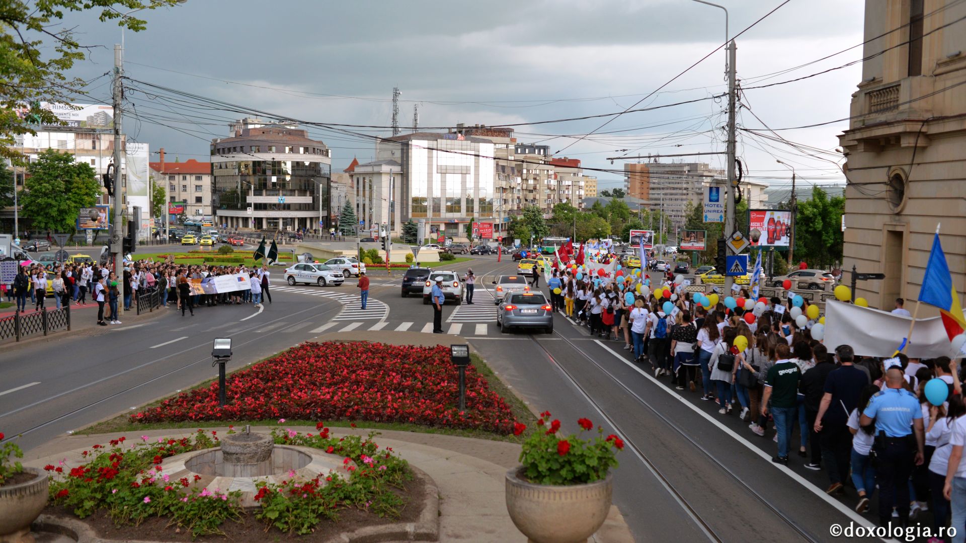 Marşul Absolvenţilor - mii de studenţi ieşeni în ritm de bucurie