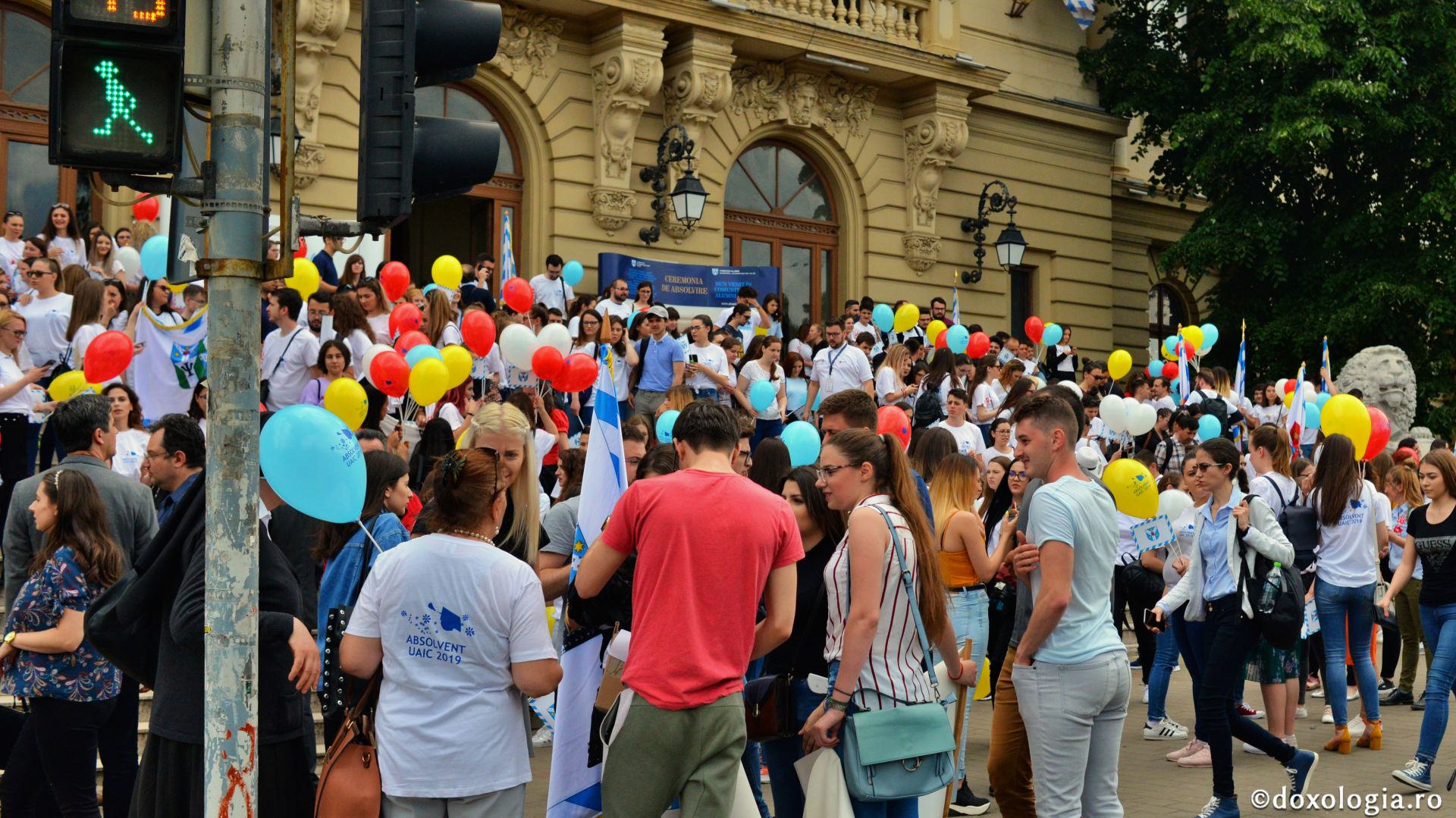 Marşul Absolvenţilor - mii de studenţi ieşeni în ritm de bucurie