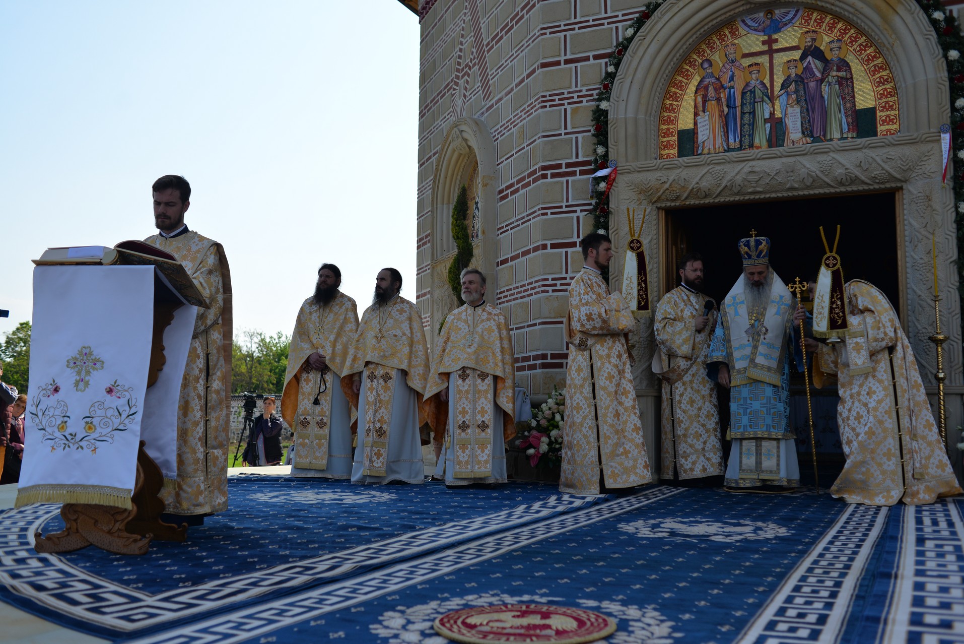 Hram la Mănăstirea Zosin: „Adevăratul creştin, dacă doreşte să alunge răul din lume, trebuie să înceapă cu el însuşi”