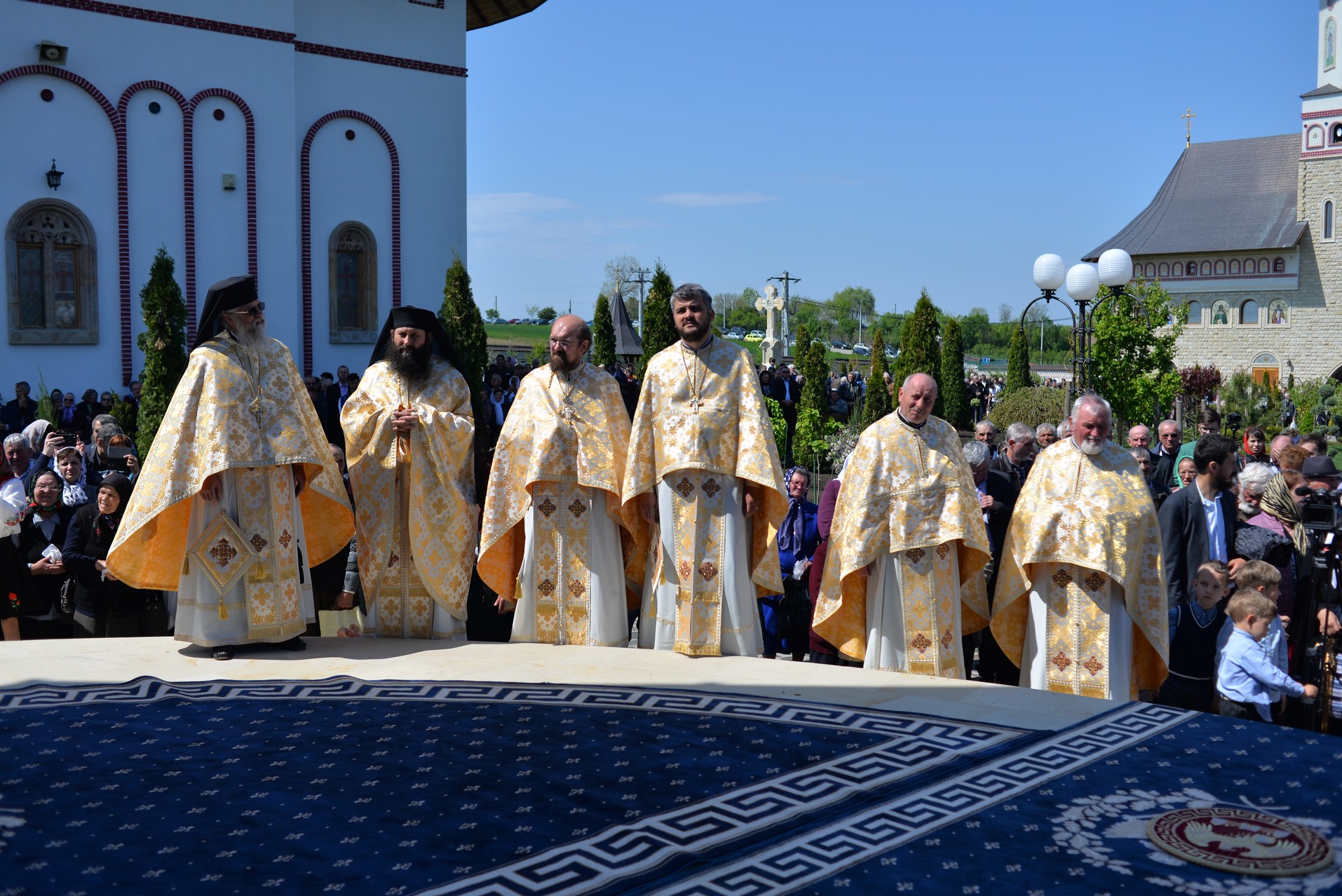 Hram la Mănăstirea Zosin: „Adevăratul creştin, dacă doreşte să alunge răul din lume, trebuie să înceapă cu el însuşi”