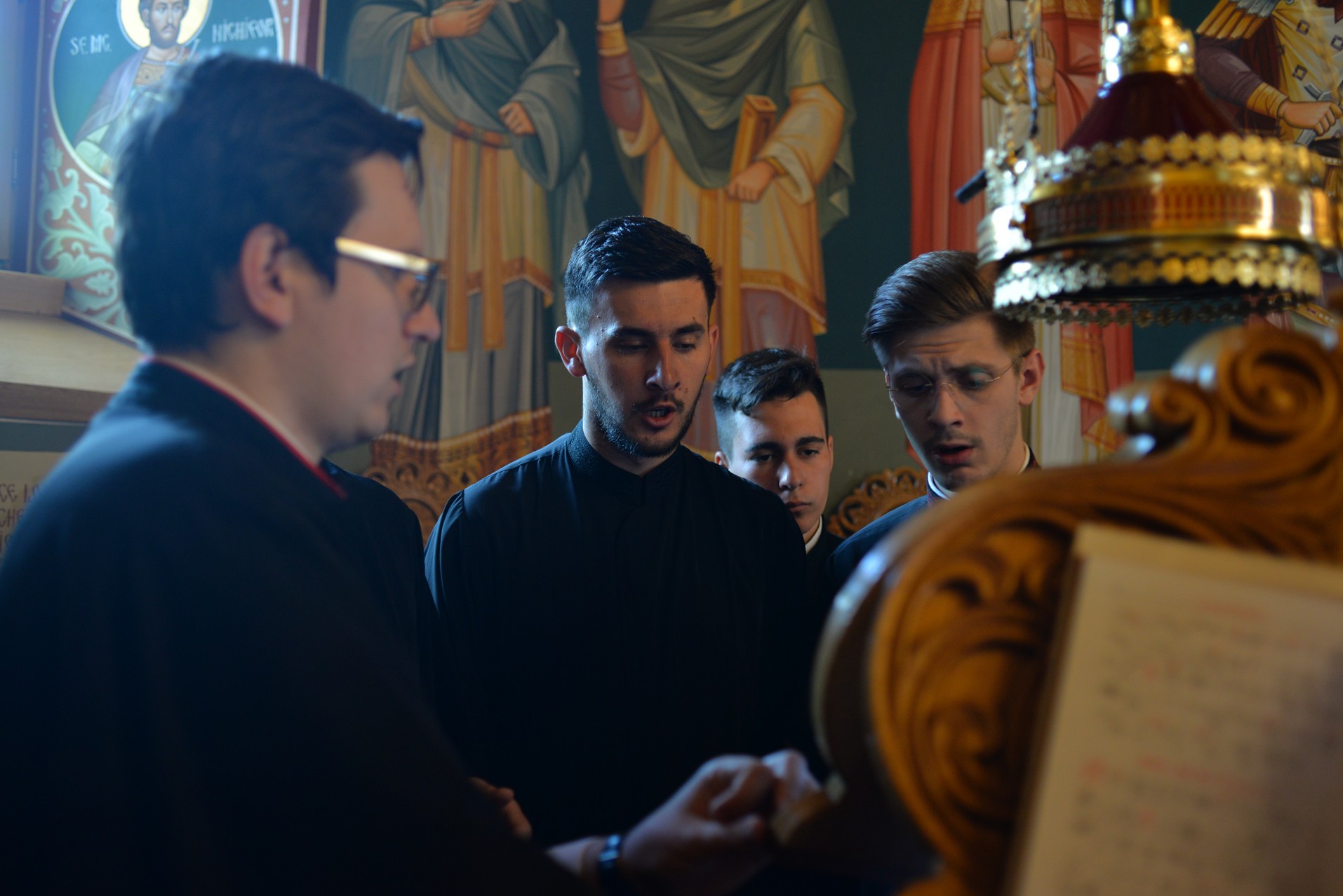 Hram la Mănăstirea Zosin: „Adevăratul creştin, dacă doreşte să alunge răul din lume, trebuie să înceapă cu el însuşi”