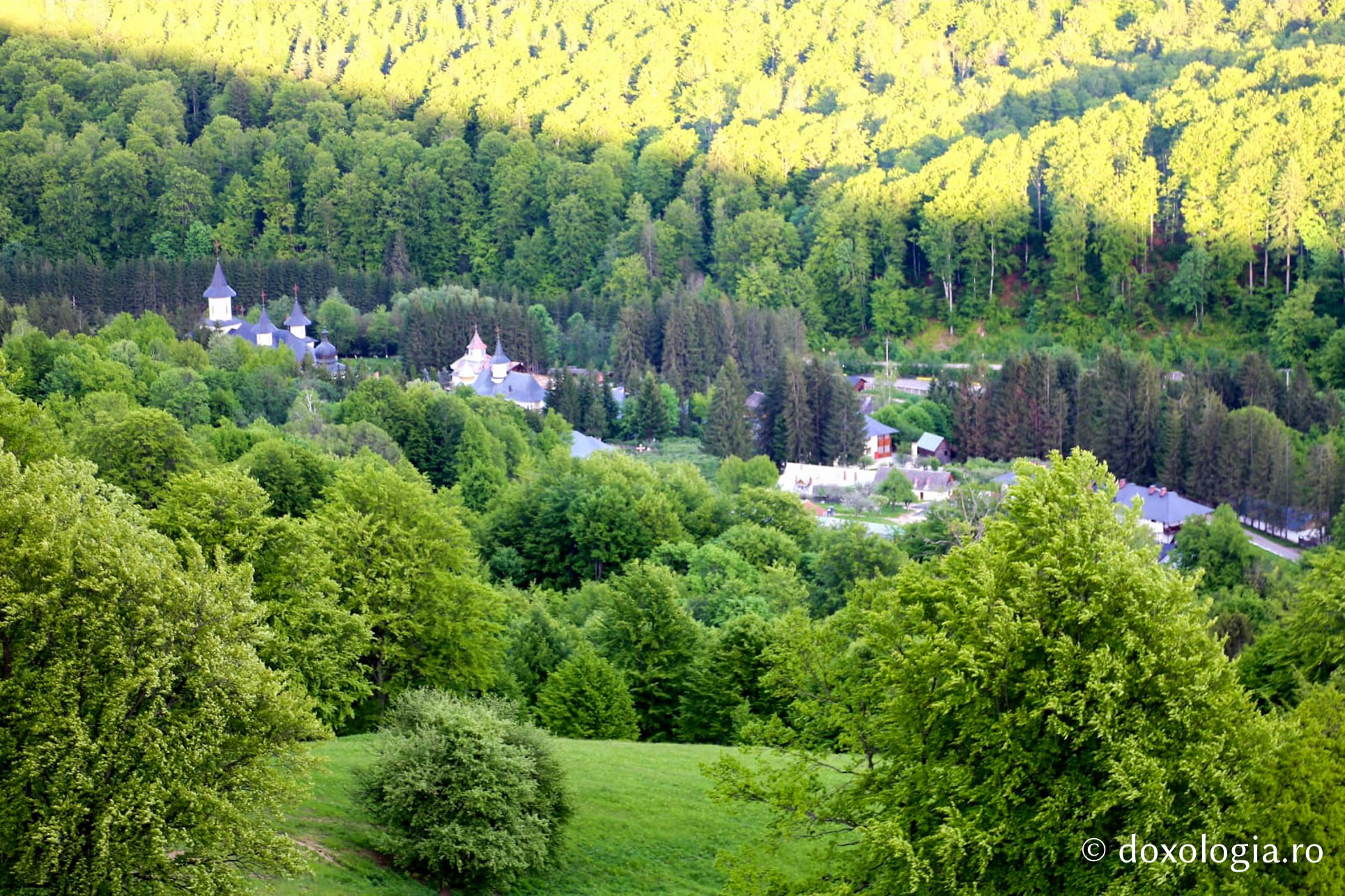 (Foto) Împrejurimile Mănăstirii Sihăstria