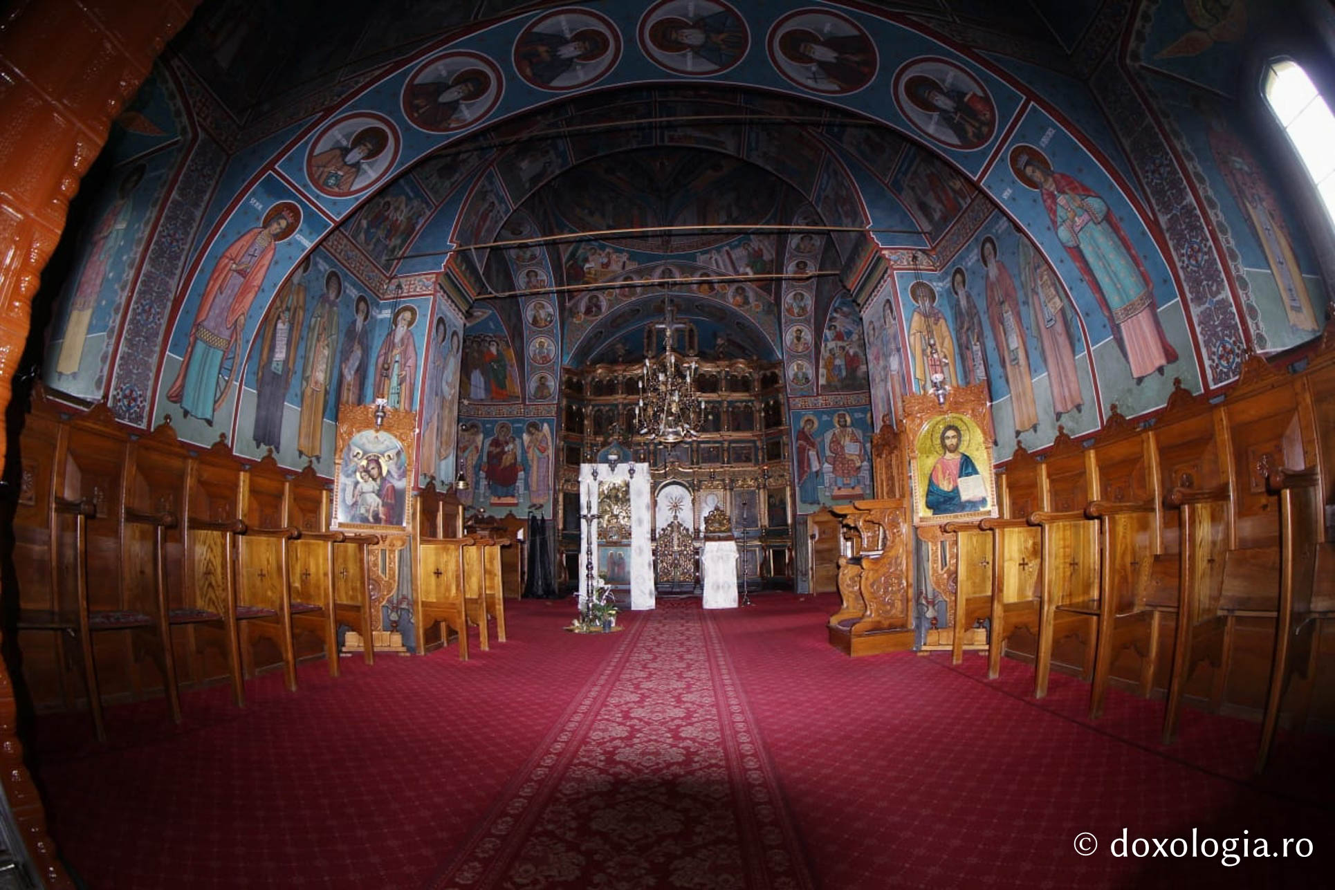 (Foto) Un pridvor al Raiului - Mănăstirea Sihăstria