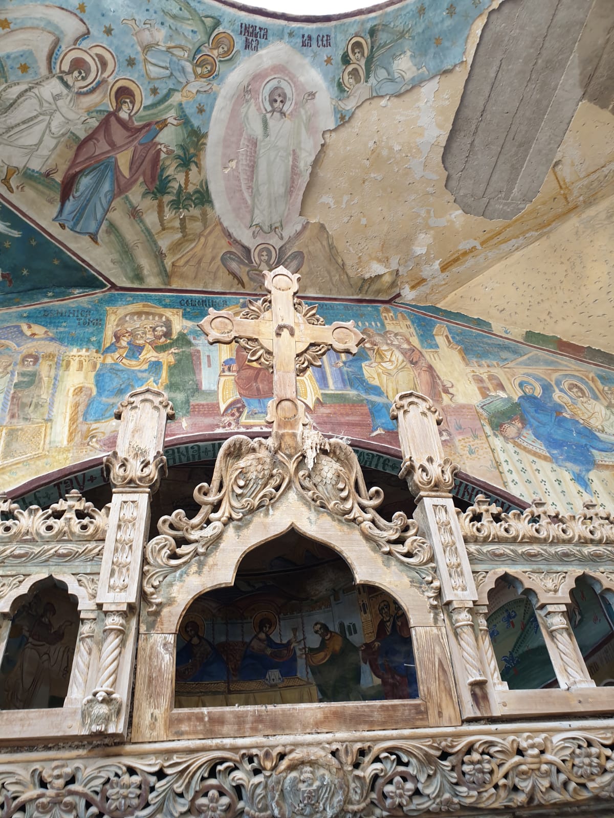 Foto: Reprezentanţa Patriarhiei Române la Locurile Sfinte „Amin!”, în locul minelor antitanc! După 50 de ani, primele rugăciuni în schitul românesc de la Iordan