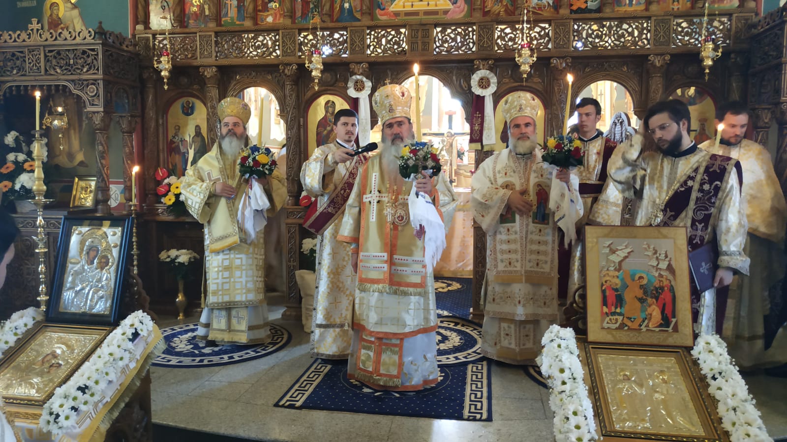 Sfințiri de biserici în Eparhia Romanului și Bacăului