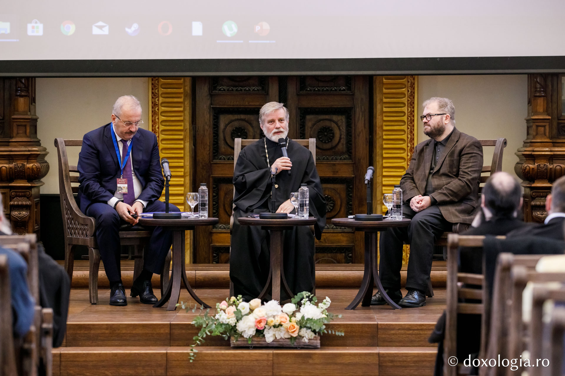 Participanții Simpozionului Internațional „Dumitru Stăniloae” dezbat tema „Creştinismul în postcomunism (1989-2019): tranziţie - terapie - tendinţe”