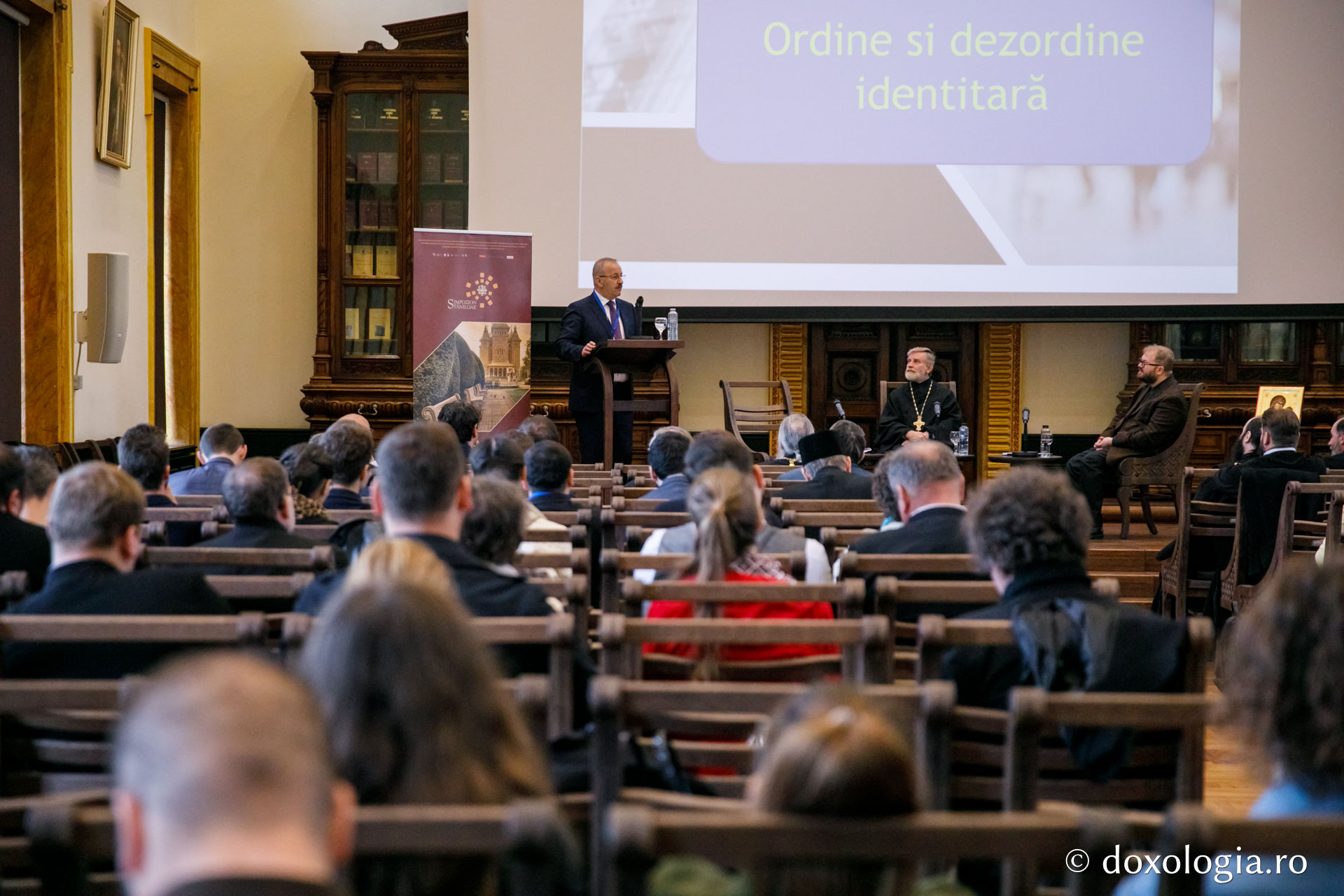 Participanții Simpozionului Internațional „Dumitru Stăniloae” dezbat tema „Creştinismul în postcomunism (1989-2019): tranziţie - terapie - tendinţe”