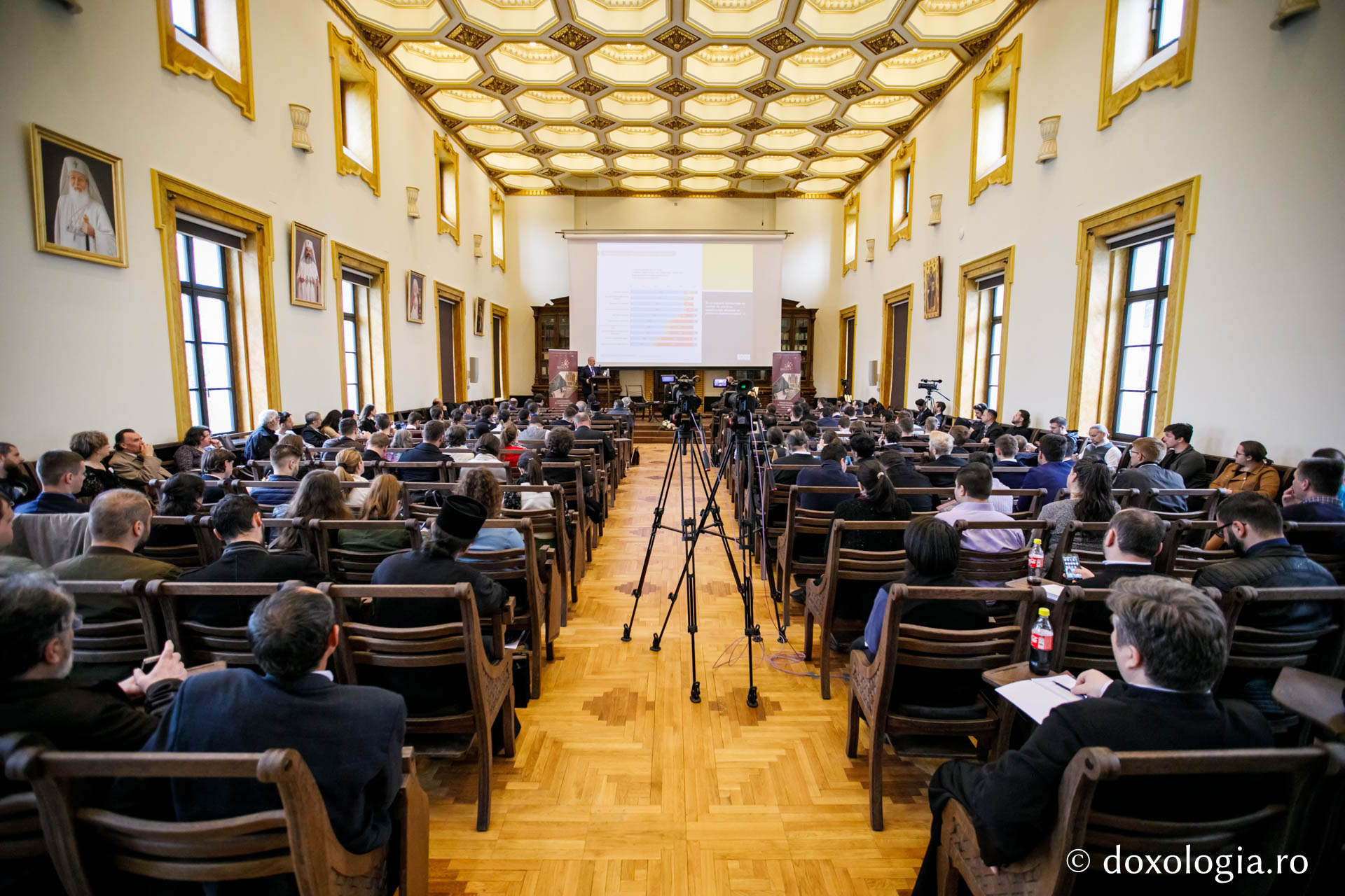 Participanții Simpozionului Internațional „Dumitru Stăniloae” dezbat tema „Creştinismul în postcomunism (1989-2019): tranziţie - terapie - tendinţe”