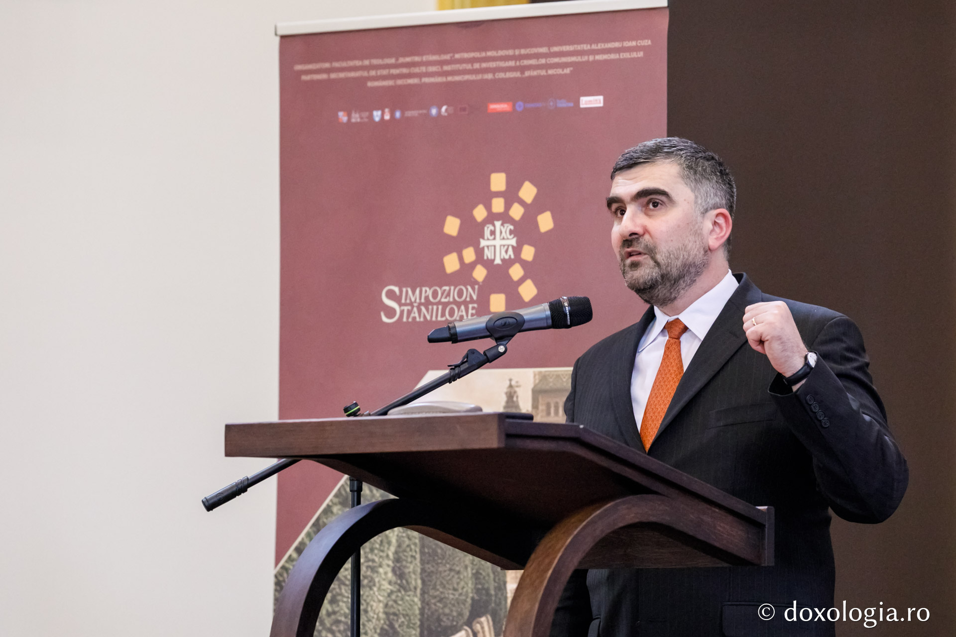 Participanții Simpozionului Internațional „Dumitru Stăniloae” dezbat tema „Creştinismul în postcomunism (1989-2019): tranziţie - terapie - tendinţe”