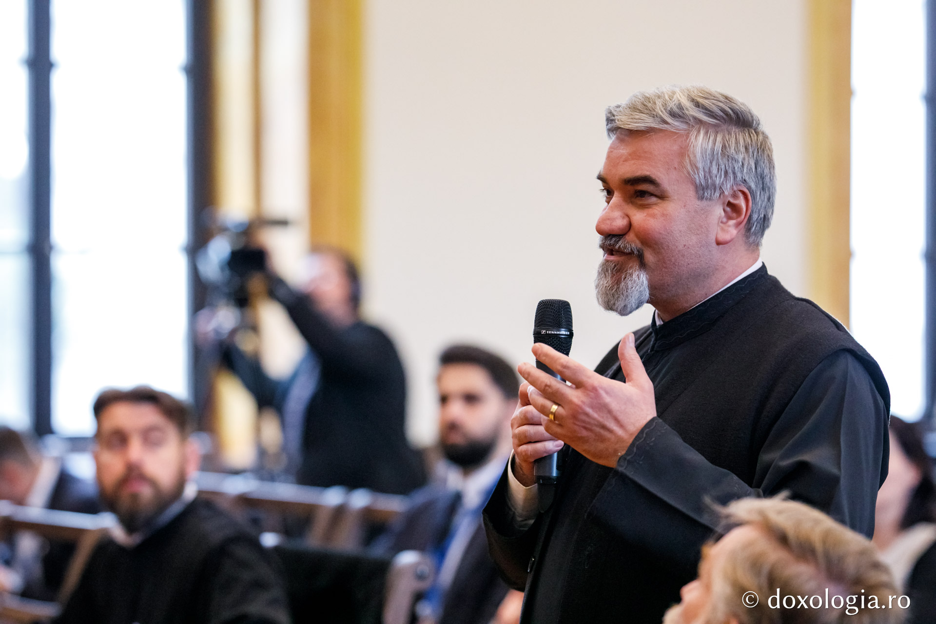 Participanții Simpozionului Internațional „Dumitru Stăniloae” dezbat tema „Creştinismul în postcomunism (1989-2019): tranziţie - terapie - tendinţe”