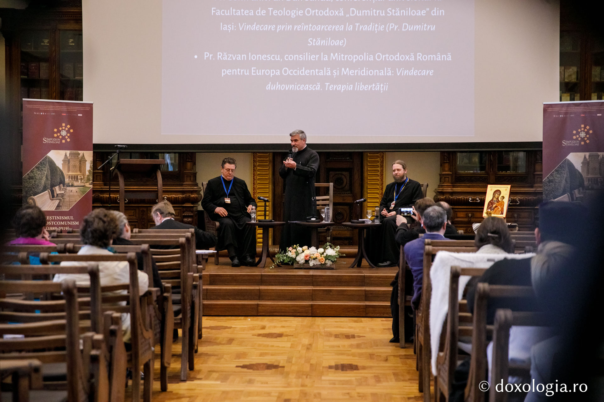Participanții Simpozionului Internațional „Dumitru Stăniloae” dezbat tema „Creştinismul în postcomunism (1989-2019): tranziţie - terapie - tendinţe”