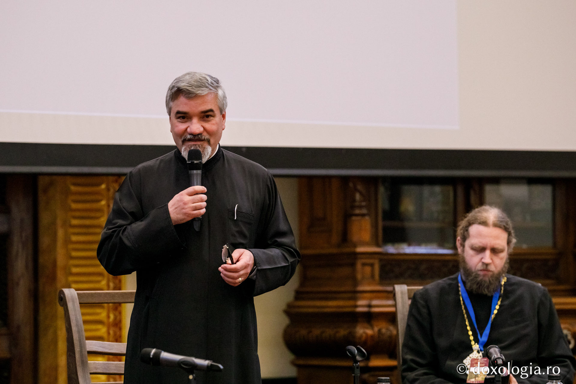 Participanții Simpozionului Internațional „Dumitru Stăniloae” dezbat tema „Creştinismul în postcomunism (1989-2019): tranziţie - terapie - tendinţe”