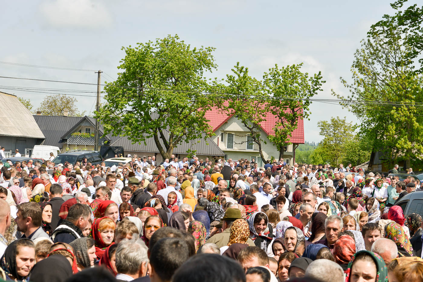 Prima slujbă săvârşită în Biserica „Acoperământul Maicii Domnului” din Vicovu de Sus