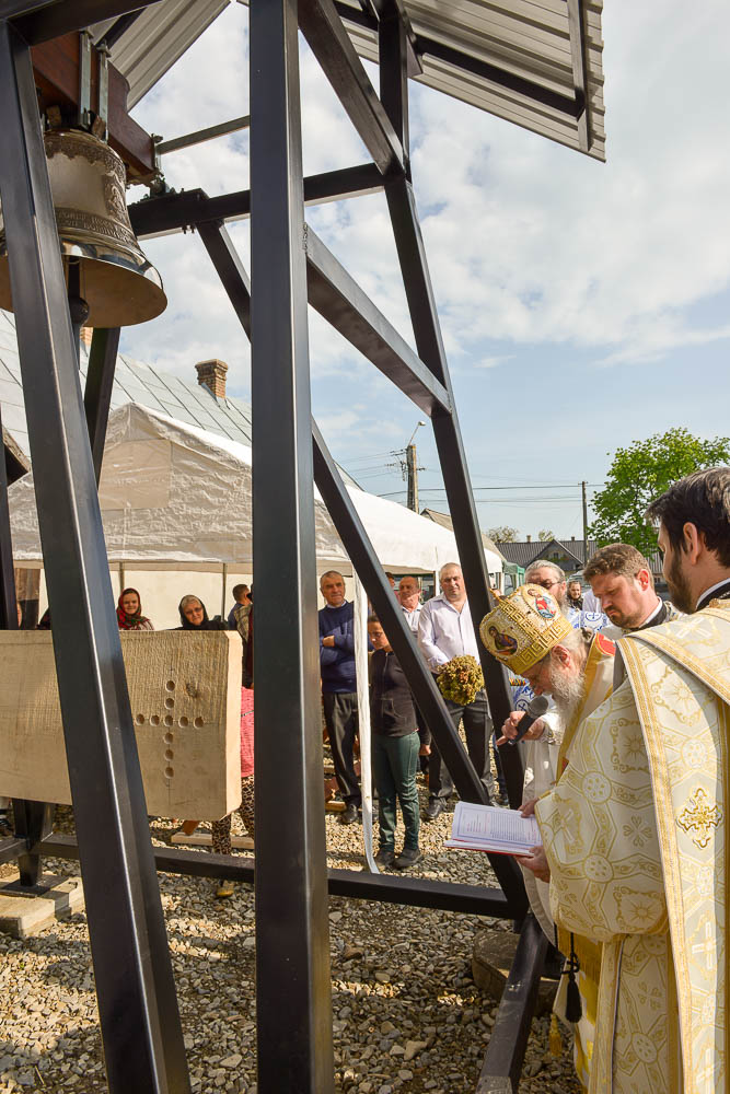 Prima slujbă săvârşită în Biserica „Acoperământul Maicii Domnului” din Vicovu de Sus