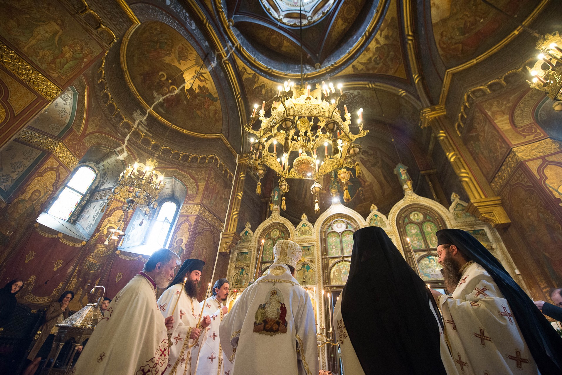 380 de ani de la sfințirea bisericii Mănăstirii „Sfinții Trei Ierarhi” din Iași, marcați prin slujire arhierească