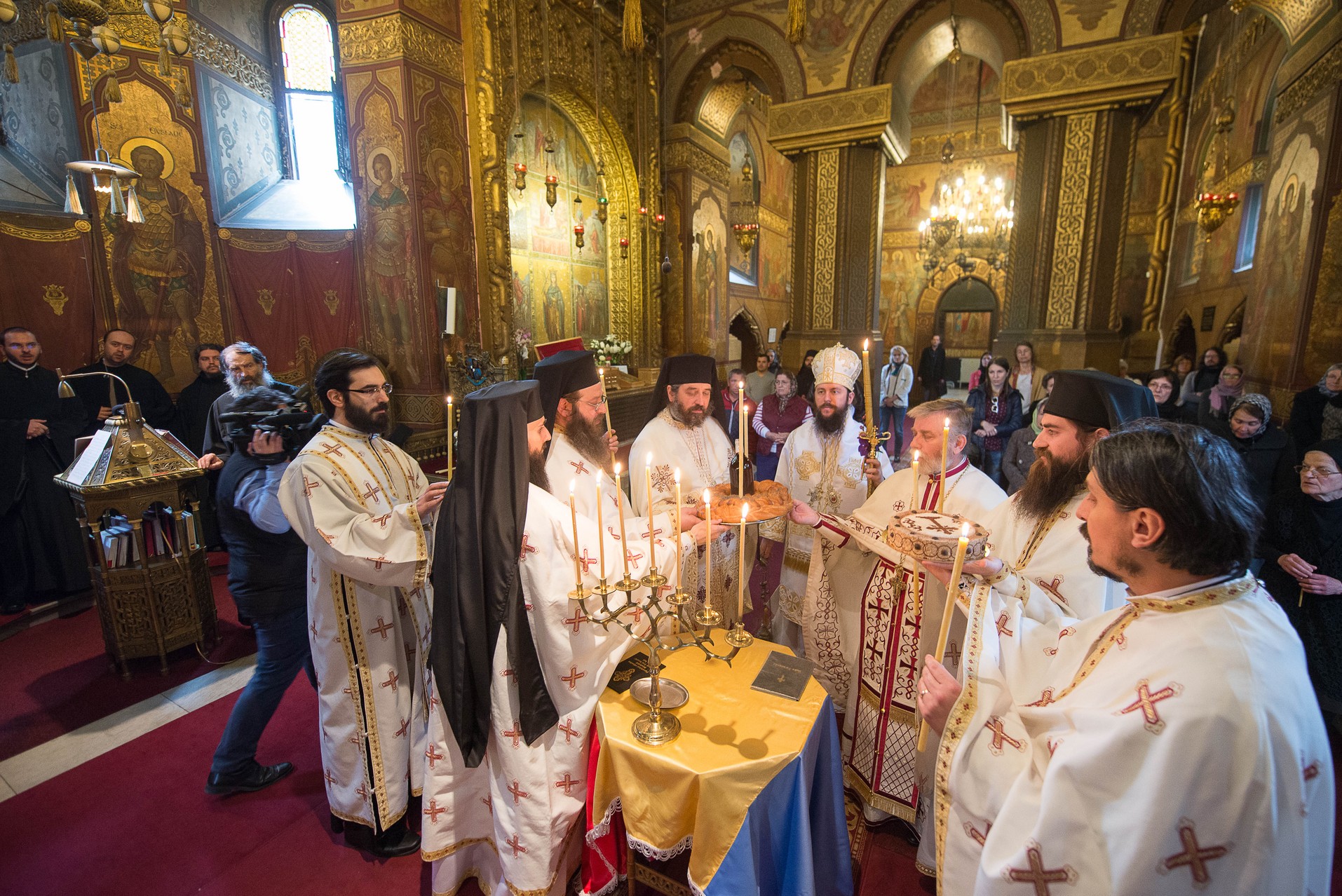 380 de ani de la sfințirea bisericii Mănăstirii „Sfinții Trei Ierarhi” din Iași, marcați prin slujire arhierească