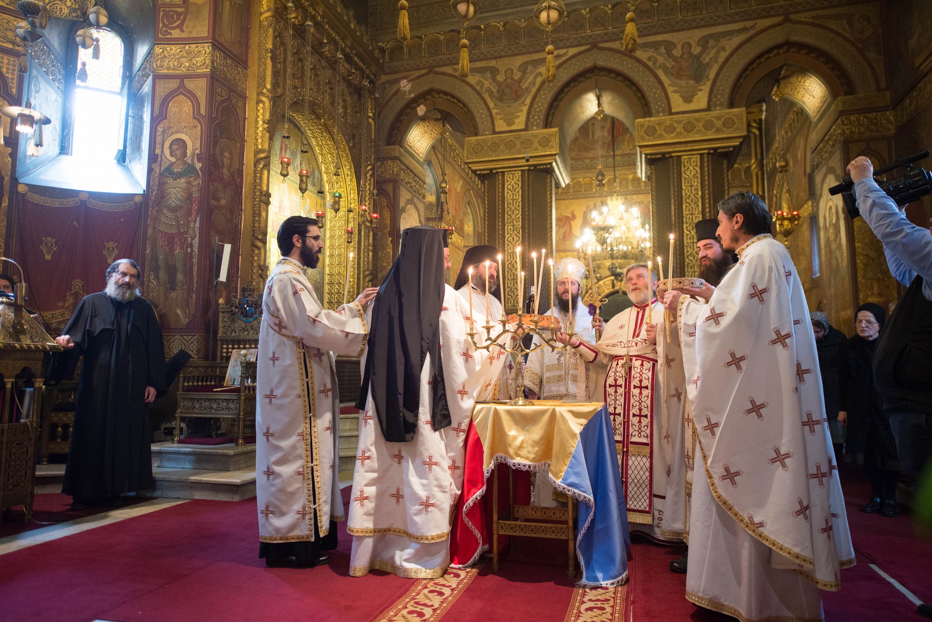 380 de ani de la sfințirea bisericii Mănăstirii „Sfinții Trei Ierarhi” din Iași, marcați prin slujire arhierească