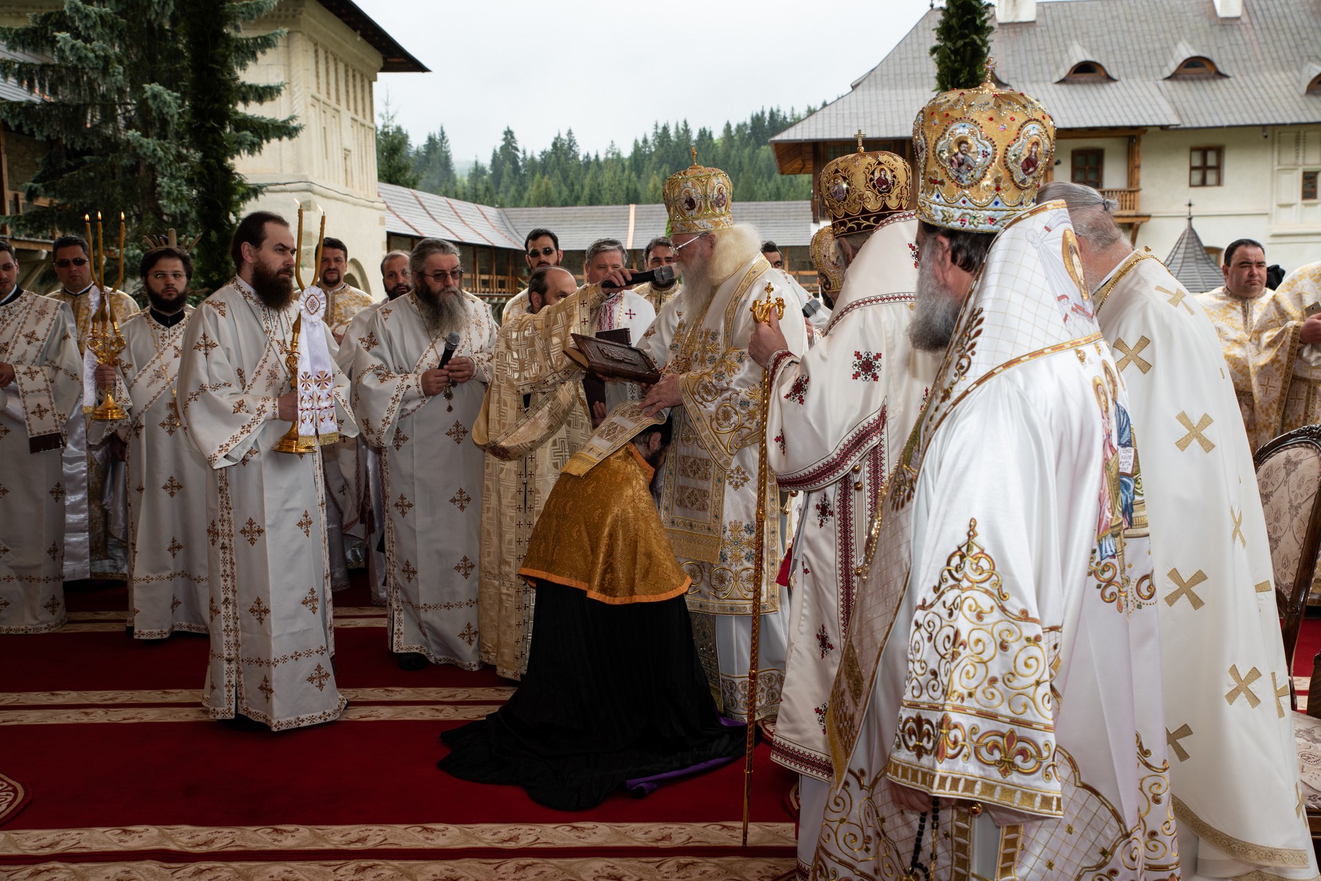 300 de ani de la nașterea marelui mitropolit: „Să luăm aminte la taina Sfântului Ierarh Iacob Putneanul”