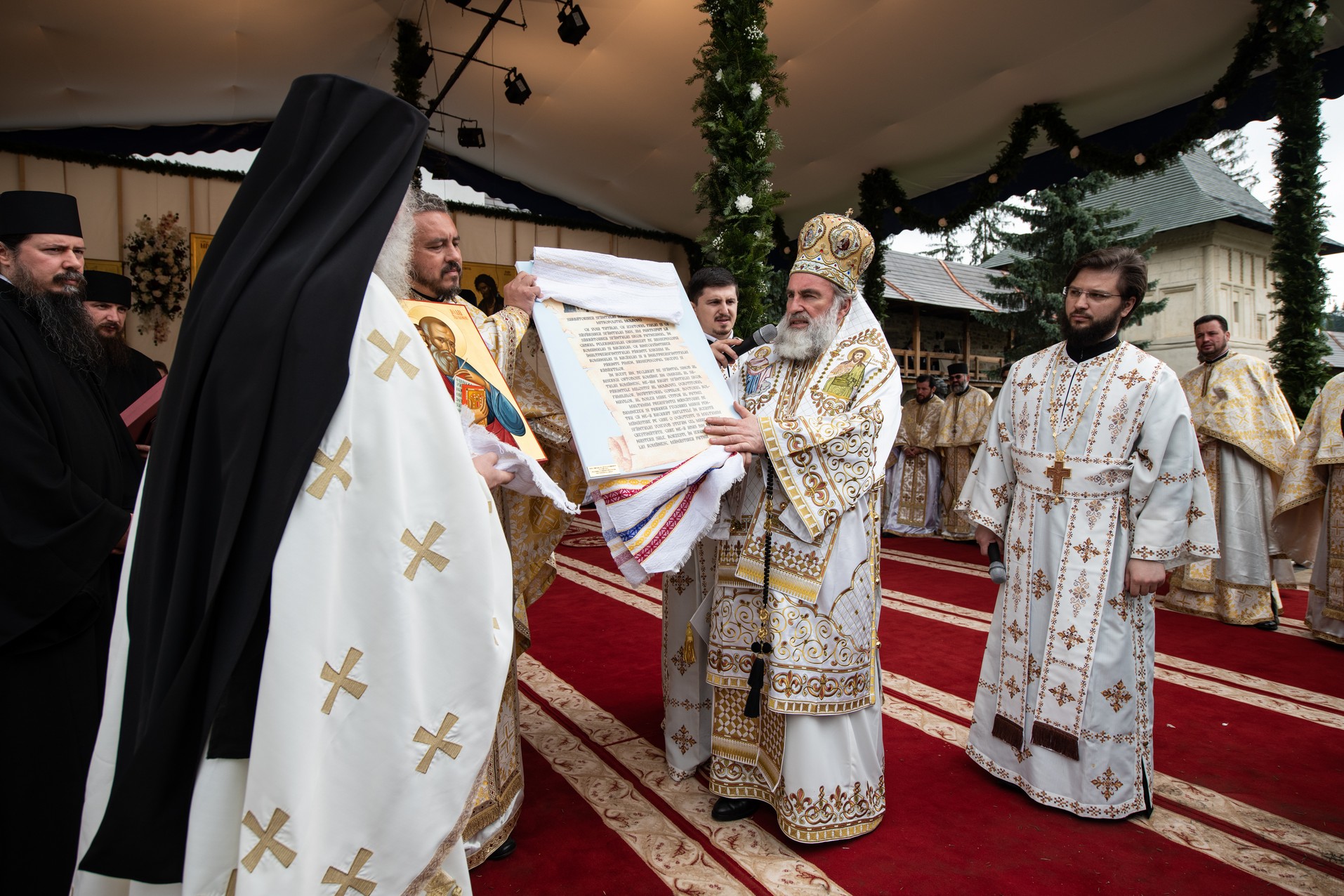 300 de ani de la nașterea marelui mitropolit: „Să luăm aminte la taina Sfântului Ierarh Iacob Putneanul”