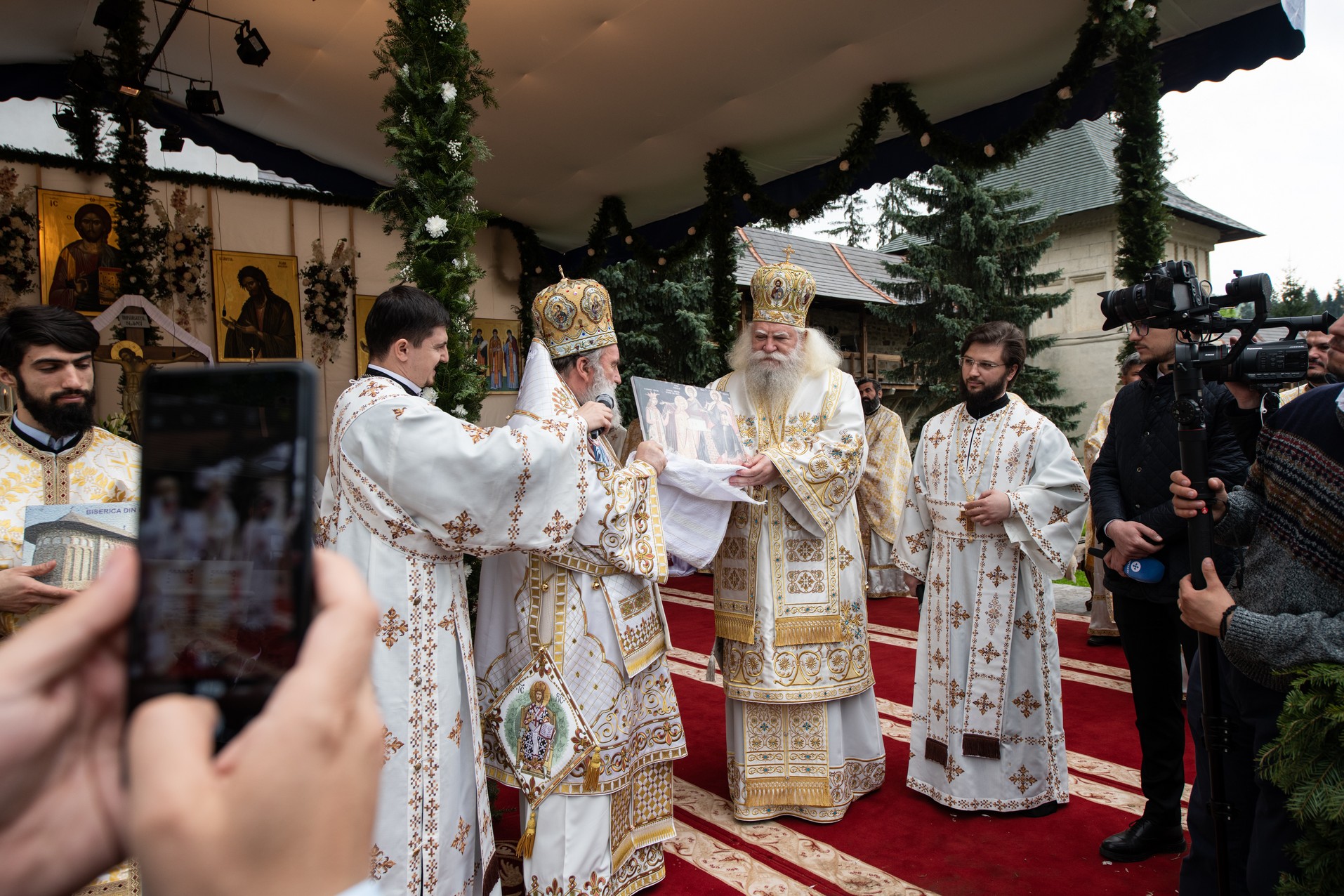 300 de ani de la nașterea marelui mitropolit: „Să luăm aminte la taina Sfântului Ierarh Iacob Putneanul”