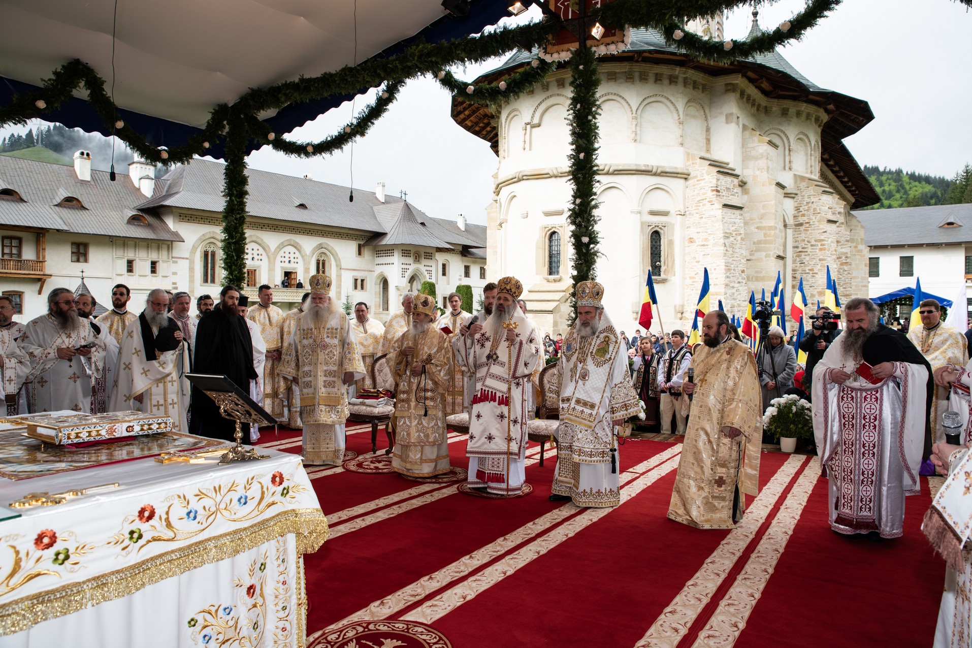 300 de ani de la nașterea marelui mitropolit: „Să luăm aminte la taina Sfântului Ierarh Iacob Putneanul”