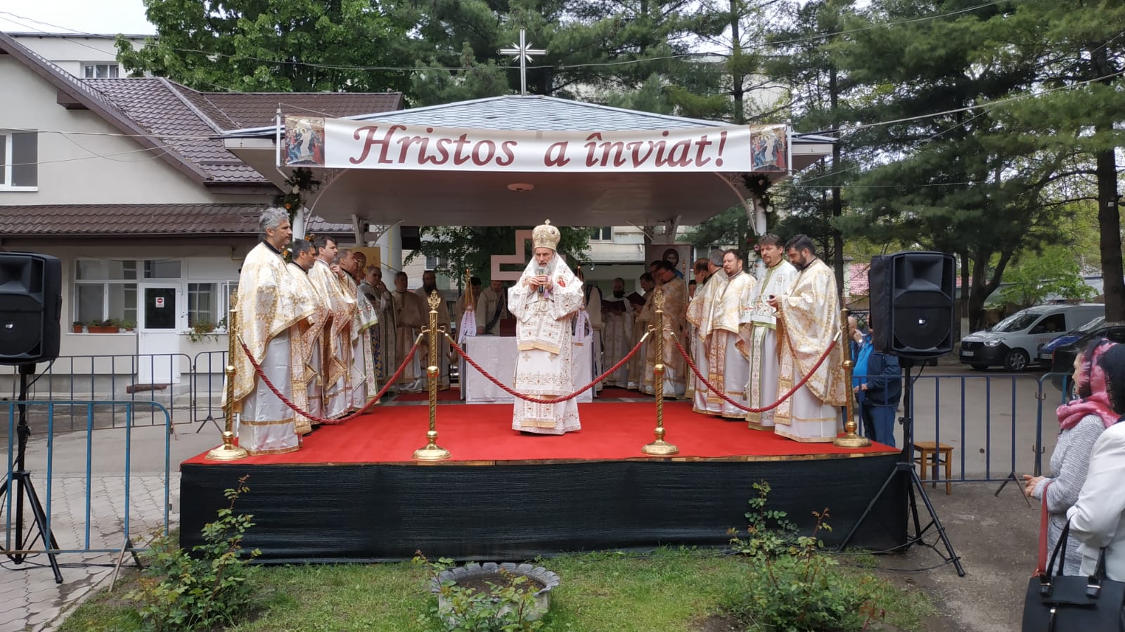 Liturghie arhierească la Biserica „Sfântul Gheorghe” din Bacău Liturghie arhierească la Biserica „Sfântul Gheorghe” din Bacău