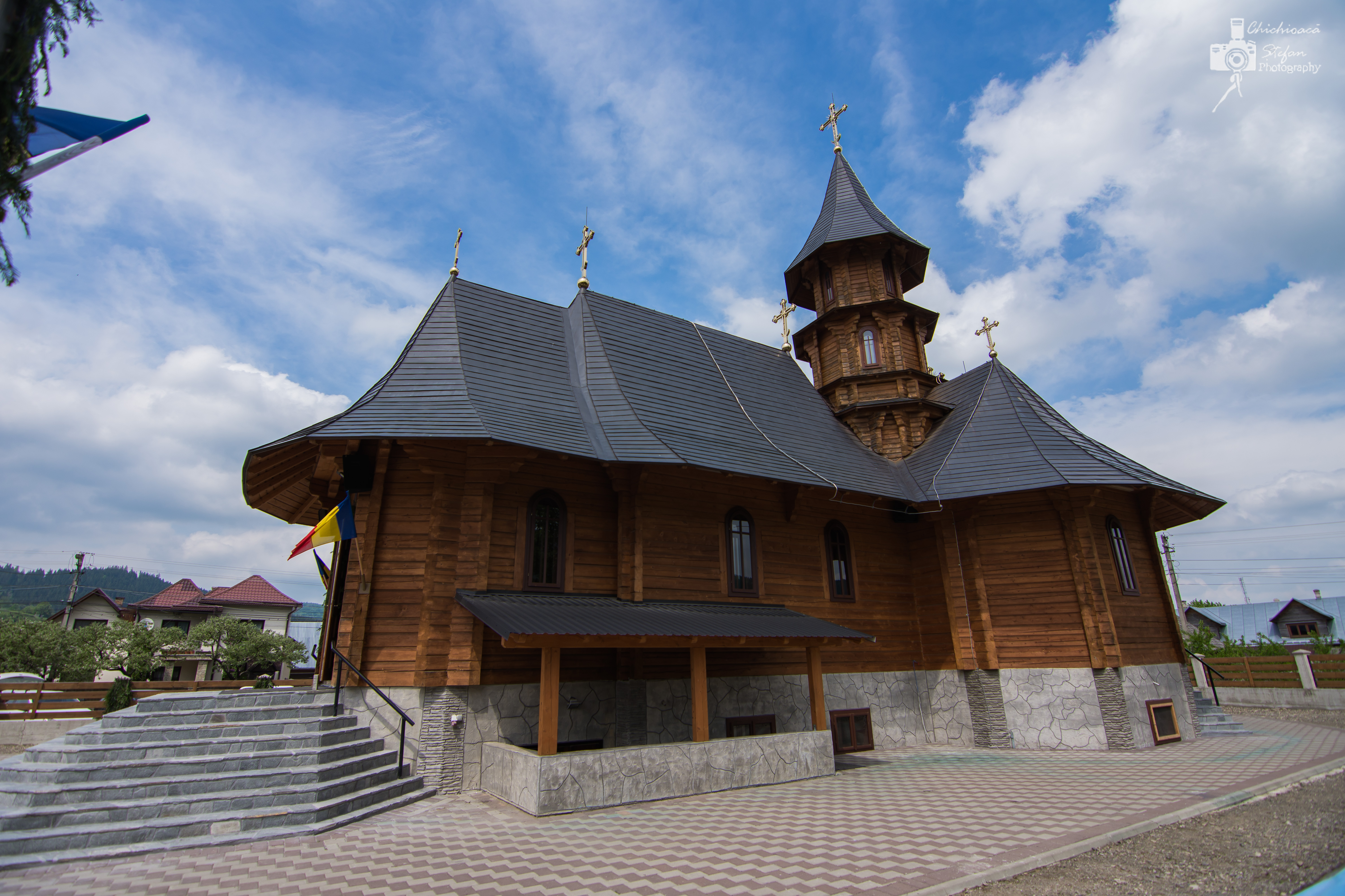 Simpozion național și Liturghie Arhierească, în Parohia Straja