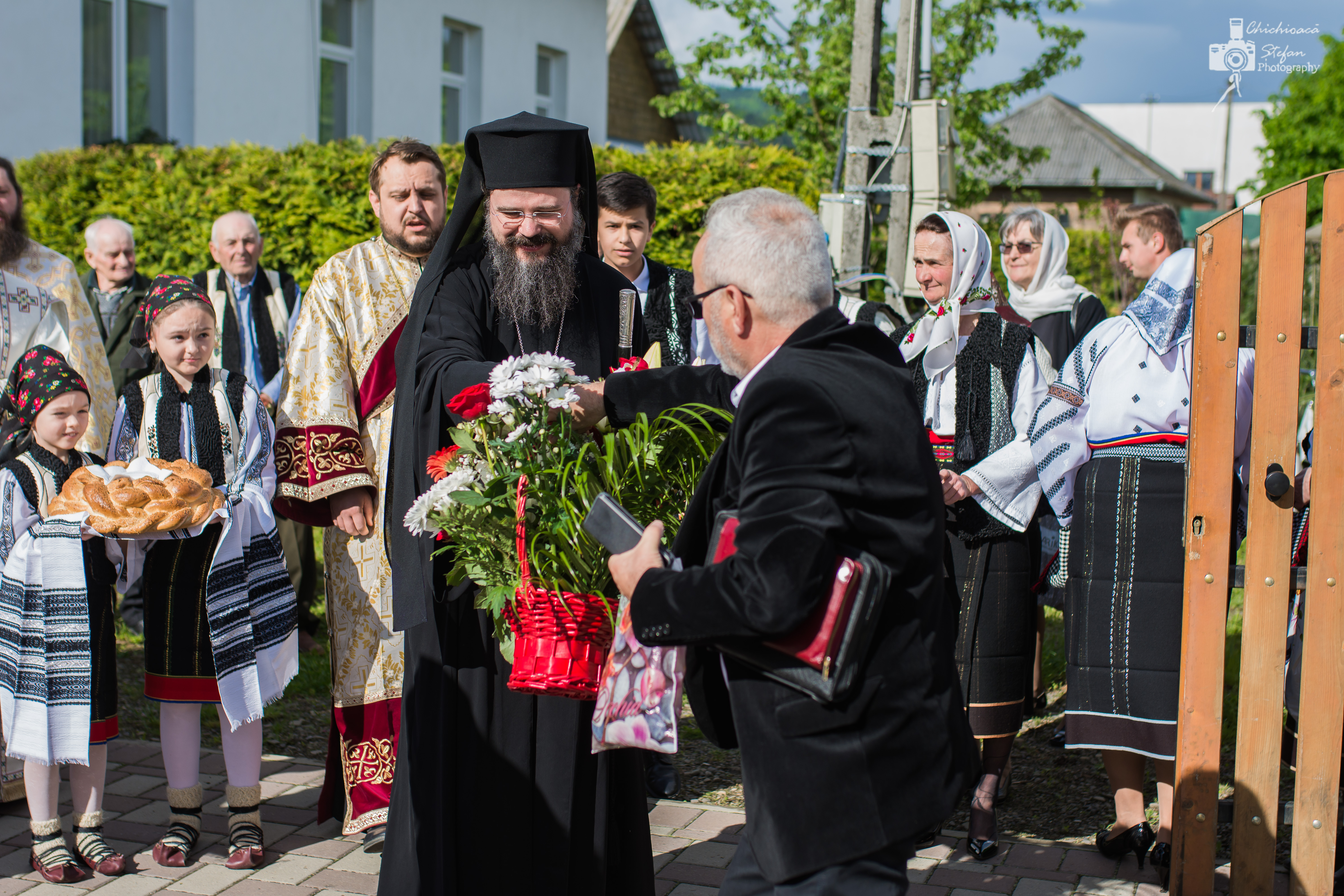 Simpozion național și Liturghie Arhierească, în Parohia Straja