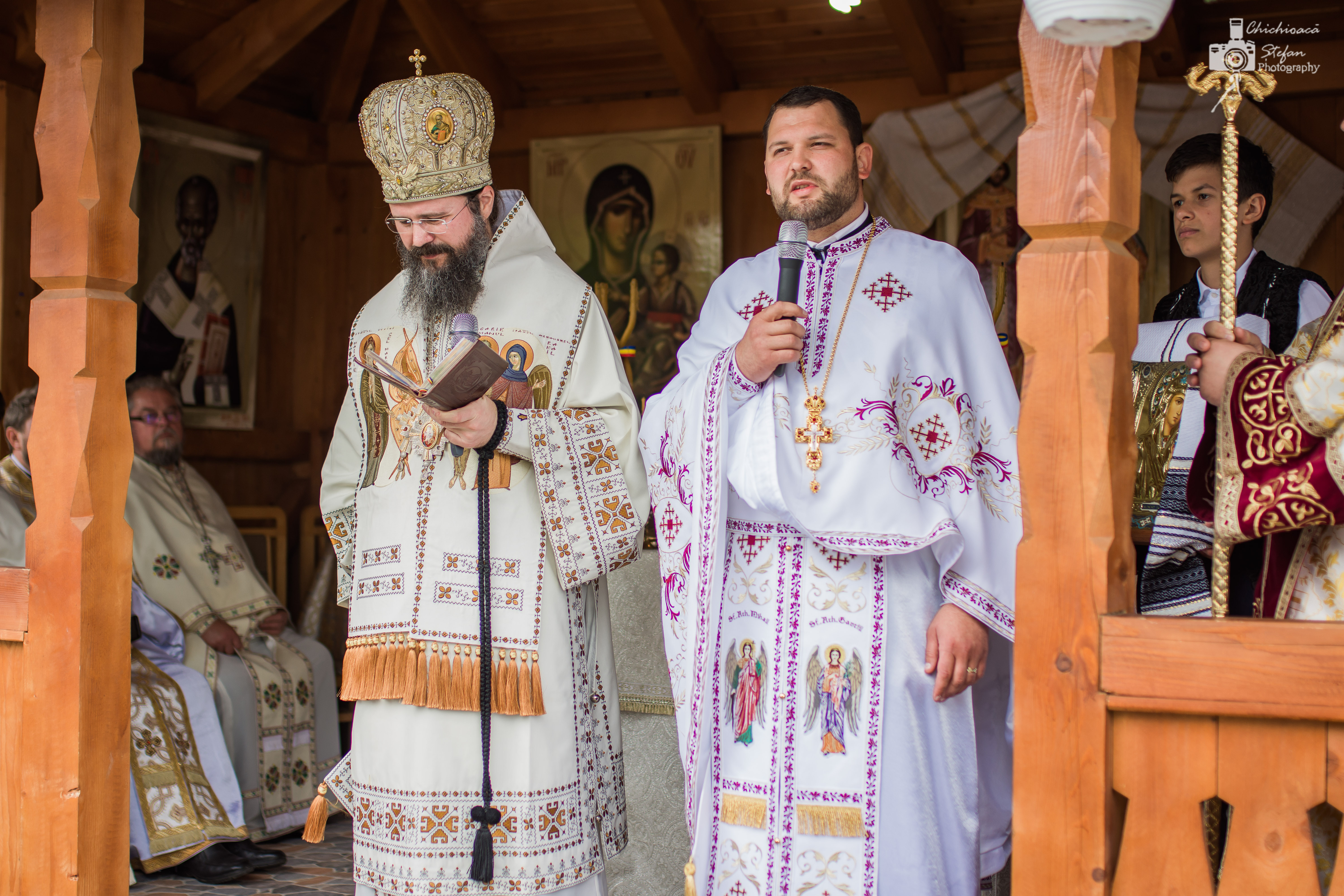 Simpozion național și Liturghie Arhierească, în Parohia Straja