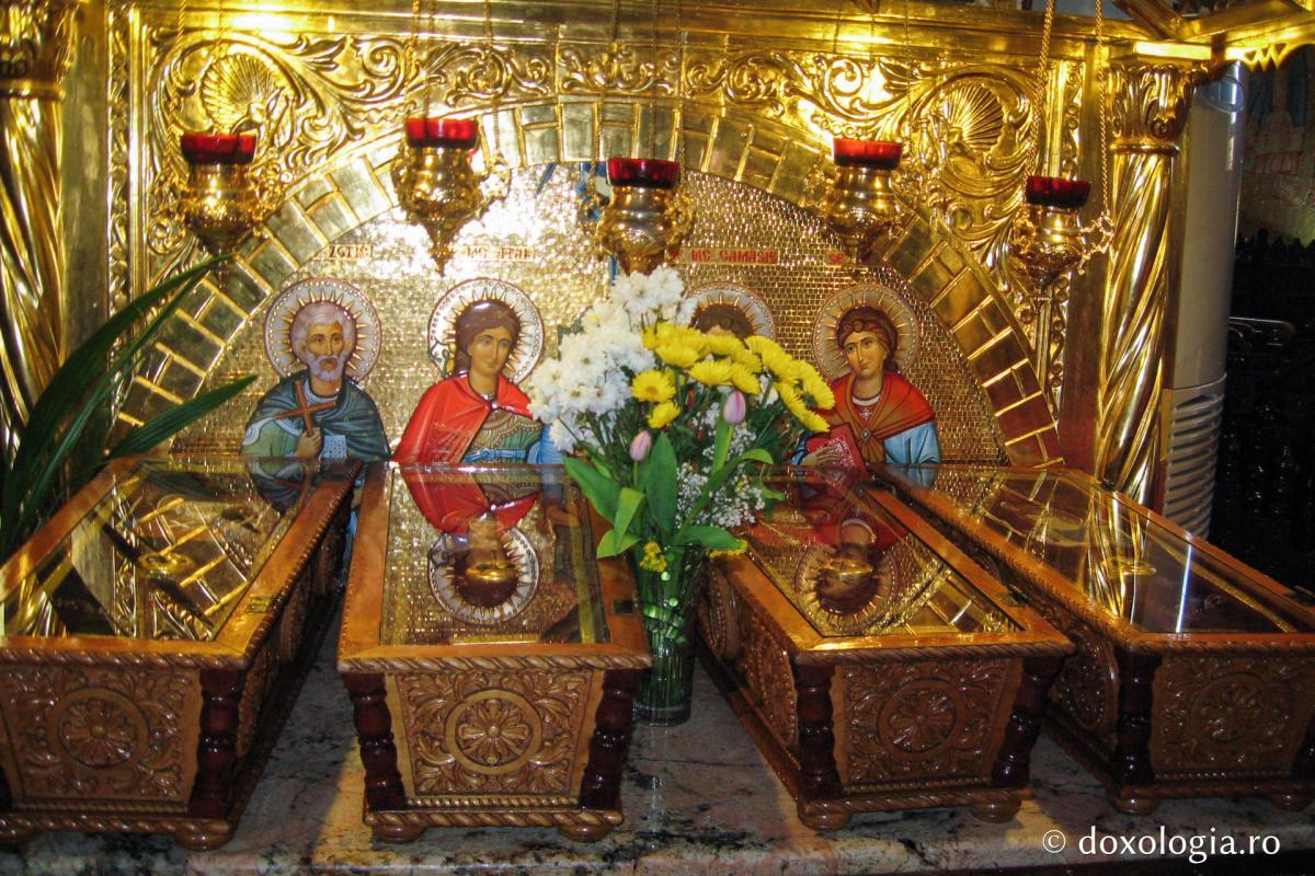 Cele patru racle cu moaștele Sfinților Mucenici Zotic, Atal, Camasie și Filip de la Niculițel racle cu moaștele Sfinților Mucenici Zotic, Atal, Camasie și Filip de la Niculițel