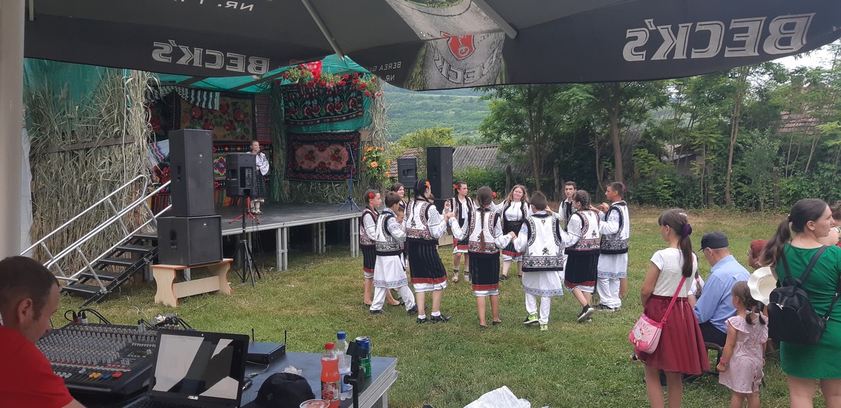 Activităţi cu tinerii la hramul Parohiei Telejna