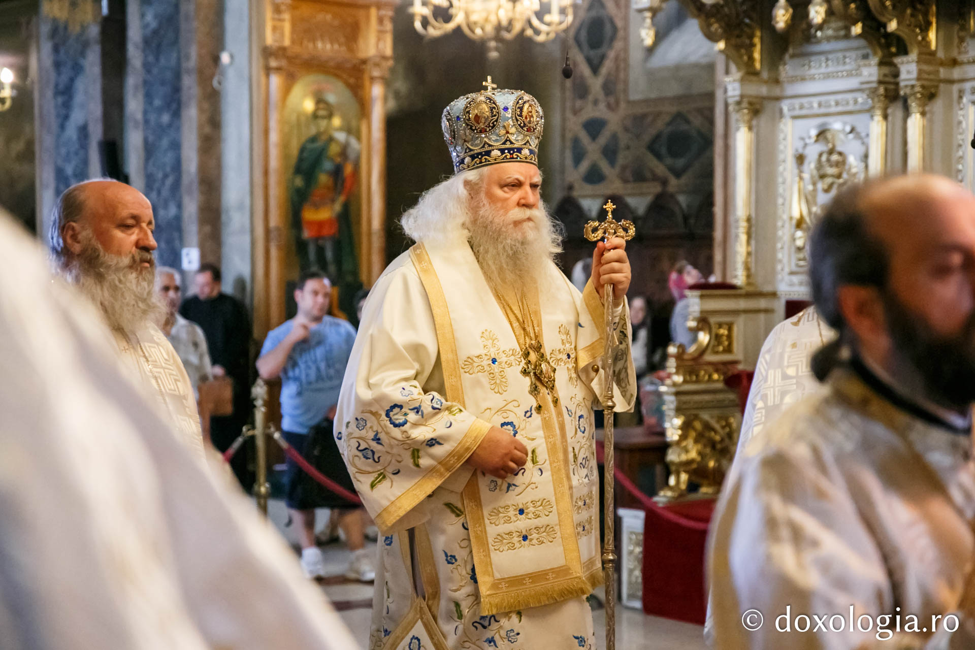 Sfânta Liturghie și rugăciuni de pomenire pentru cei 378 de ani de ocrotire ai Sfintei Cuvioase Parascheva