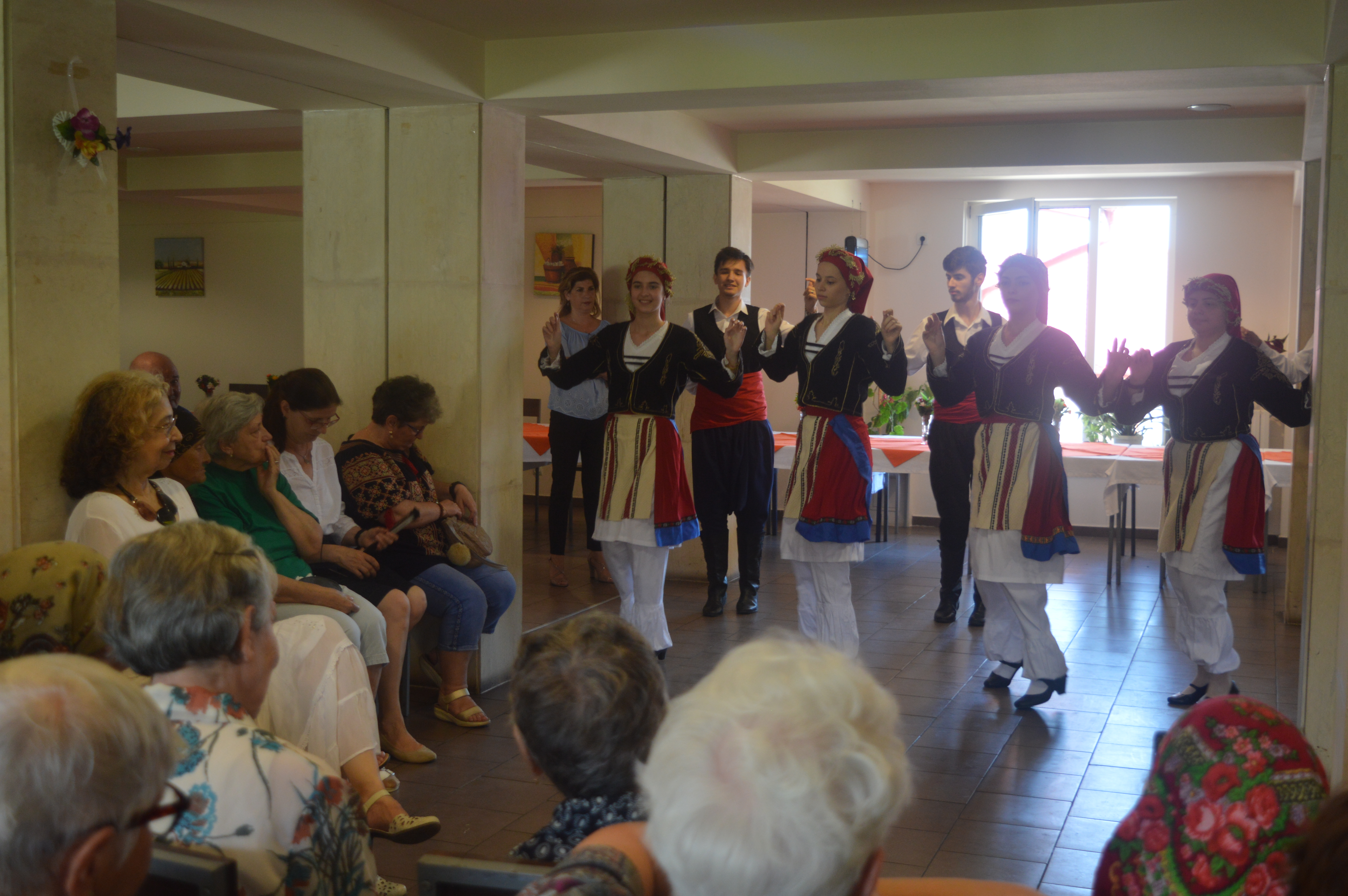 SOFR Iaşi a organizat un spectacol la Căminul de bătrâni „Sf. Împ. Constantin şi Elena”