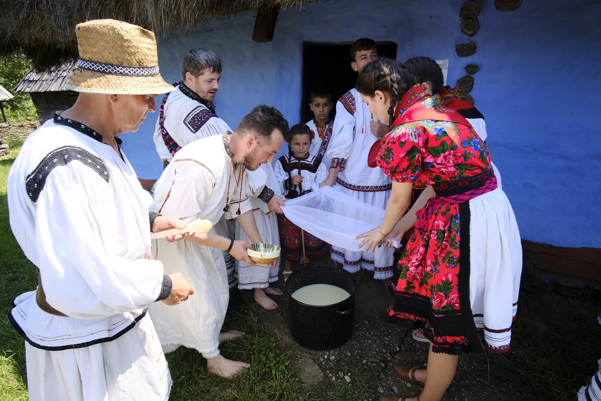 Proiectul „O zi în satul meu” – Episcopia Ortodoxă Română a Maramureşului şi Sătmarului