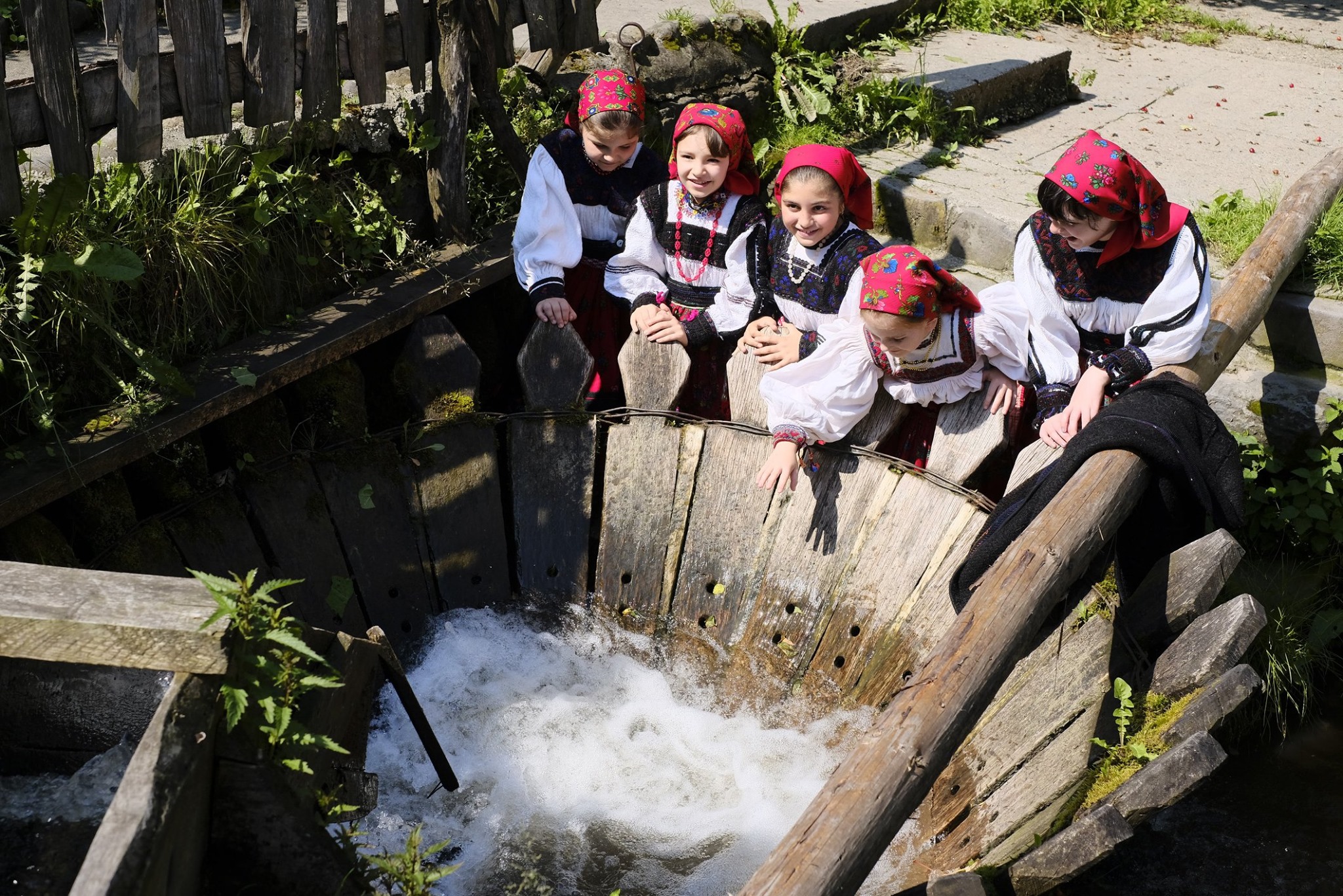 Proiectul „O zi în satul meu” – Episcopia Ortodoxă Română a Maramureşului şi Sătmarului