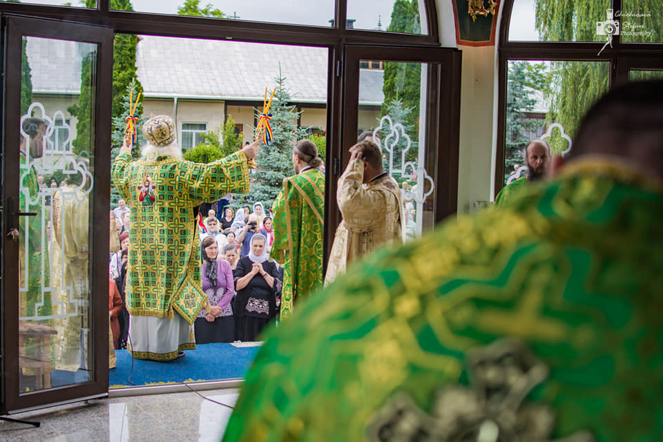 Slujbe arhiereşti în două eparhii ale Moldovei