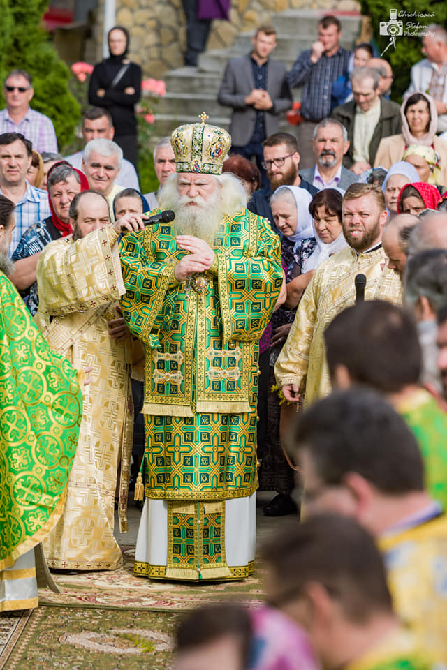 Slujbe arhiereşti în două eparhii ale Moldovei