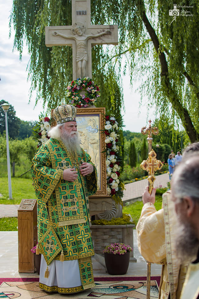 Slujbe arhiereşti în două eparhii ale Moldovei