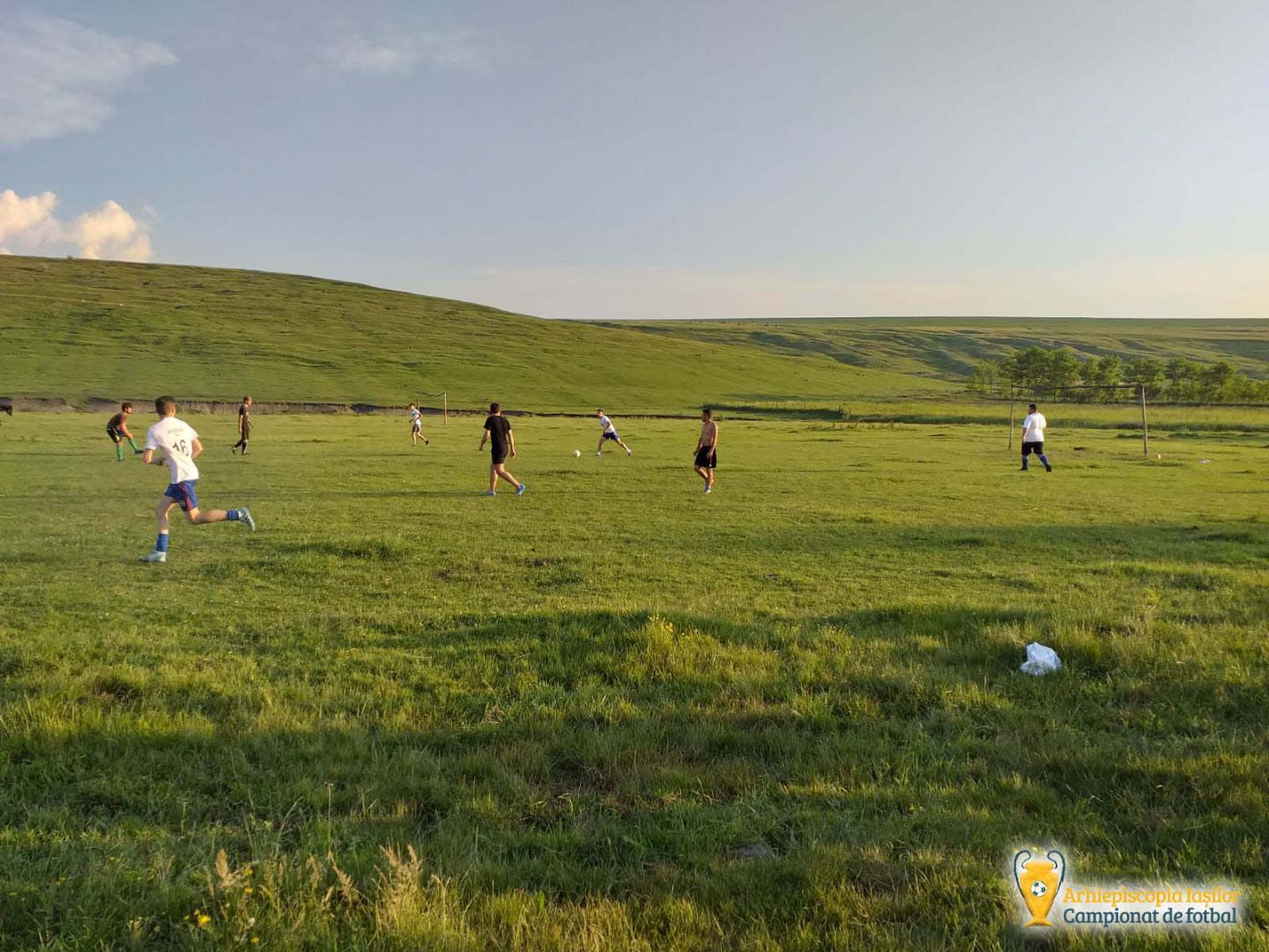 Aproximativ 750 de jucători s-au înscris la Campionatul de Fotbal al Arhiepiscopiei Iașilor