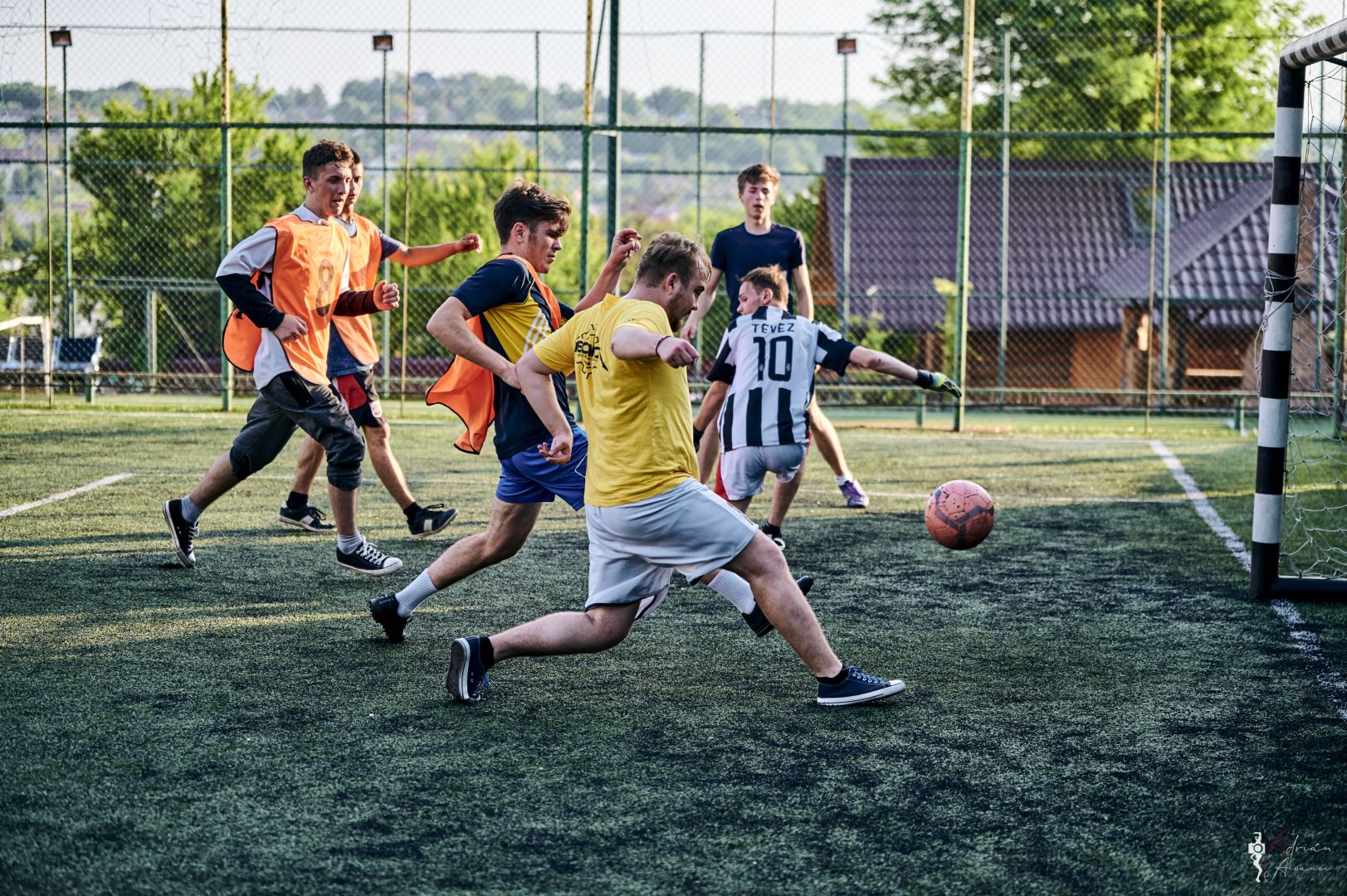 Aproximativ 750 de jucători s-au înscris la Campionatul de Fotbal al Arhiepiscopiei Iașilor