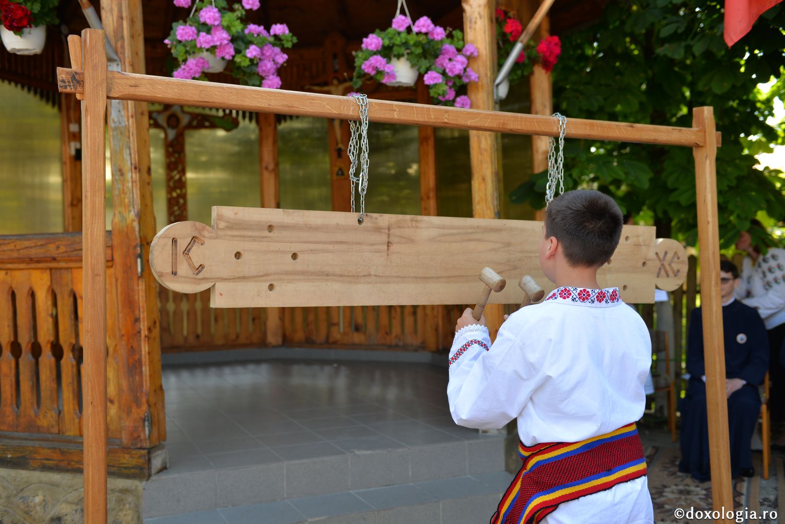 A IX-a ediție a Concursului internațional de toacă la Pârcovaci