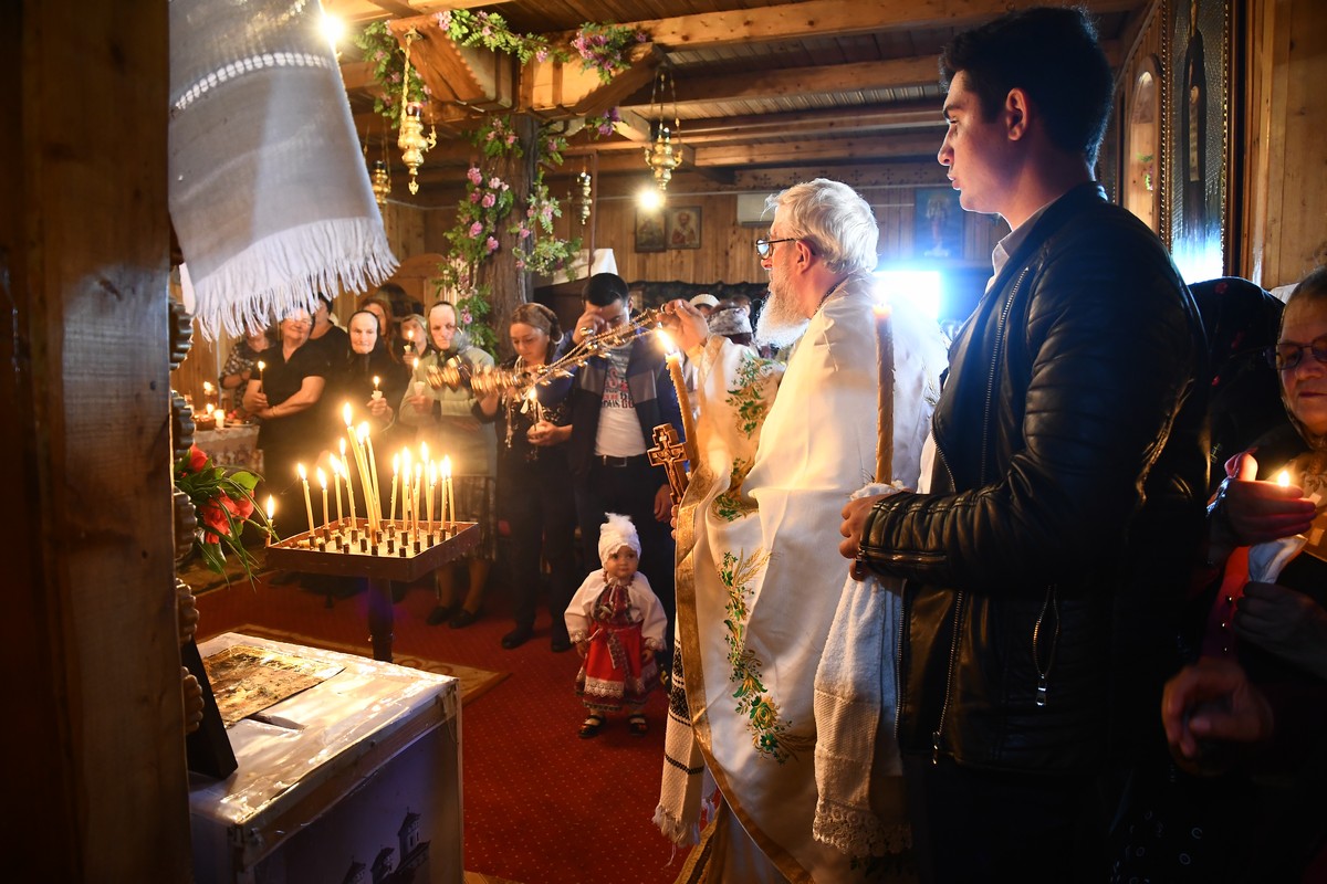 Rugăciune, tradiţie şi sărbătoare de Ziua Salcâmului la Andrieşeni